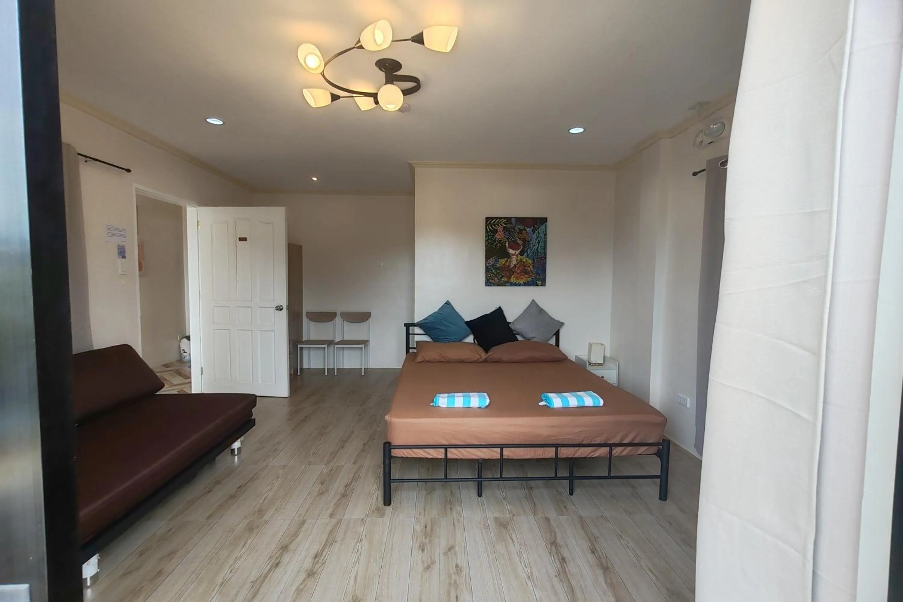 Bedroom in Intoy's Place Panglao near Beach