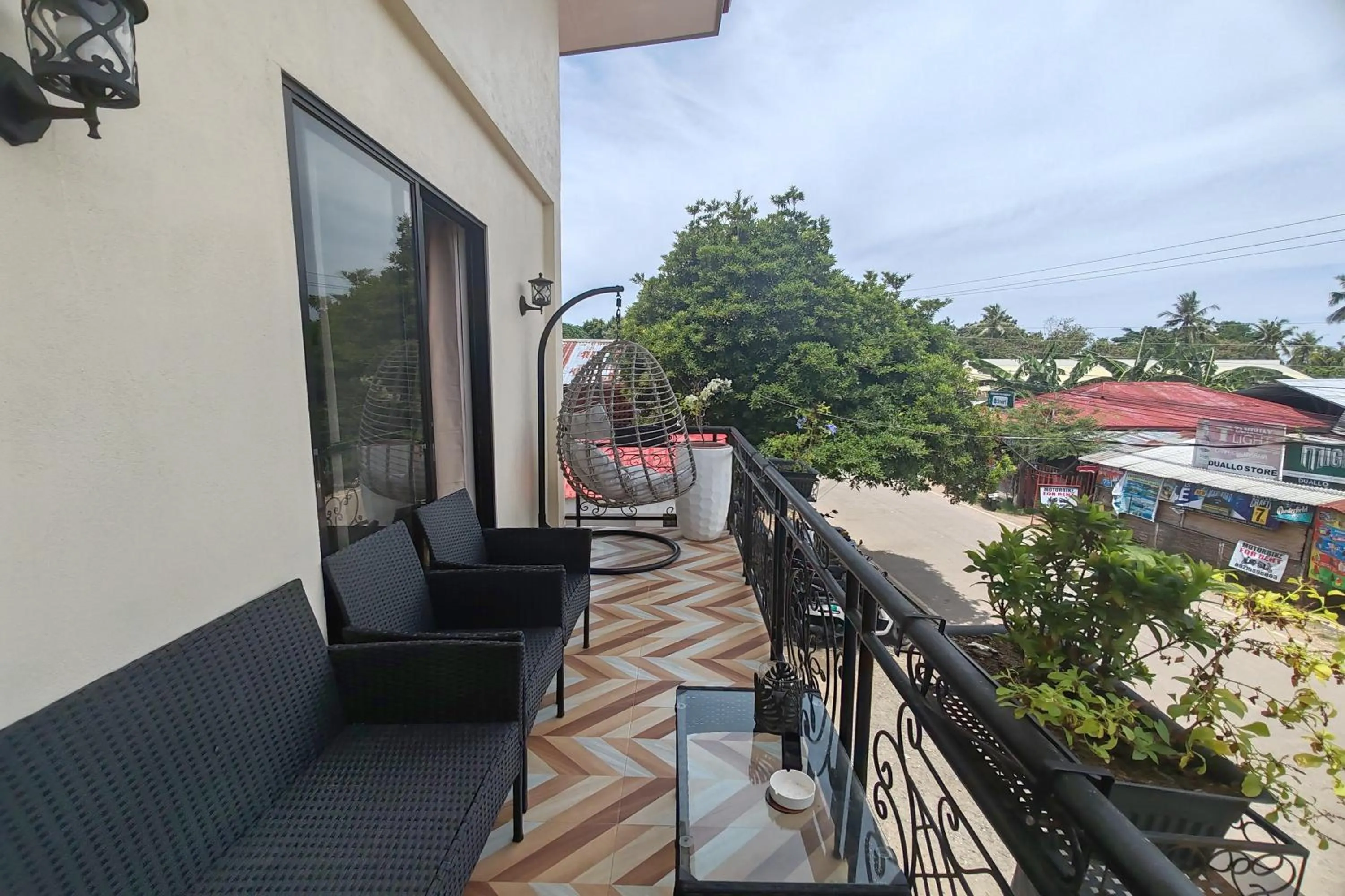 Balcony/Terrace in Intoy's Place Panglao near Beach