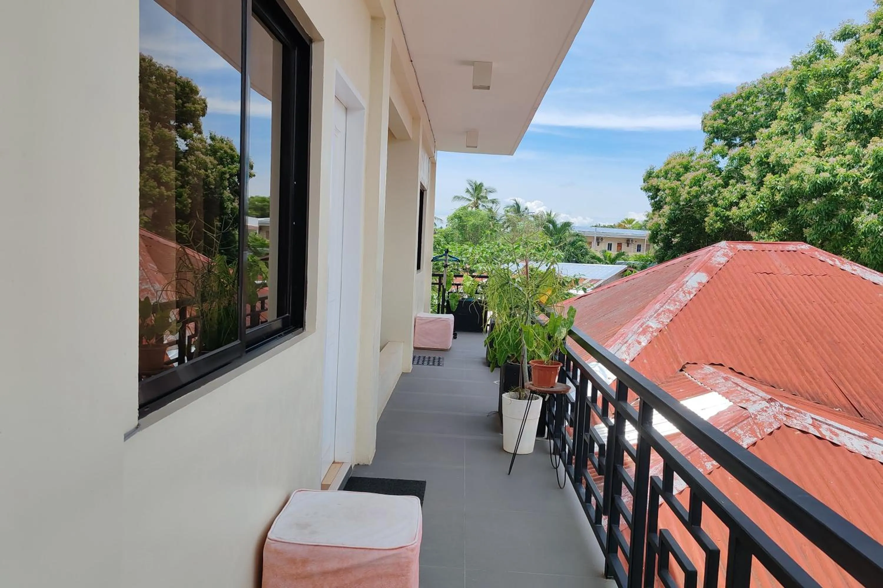 Balcony/Terrace in Intoy's Place Panglao near Beach