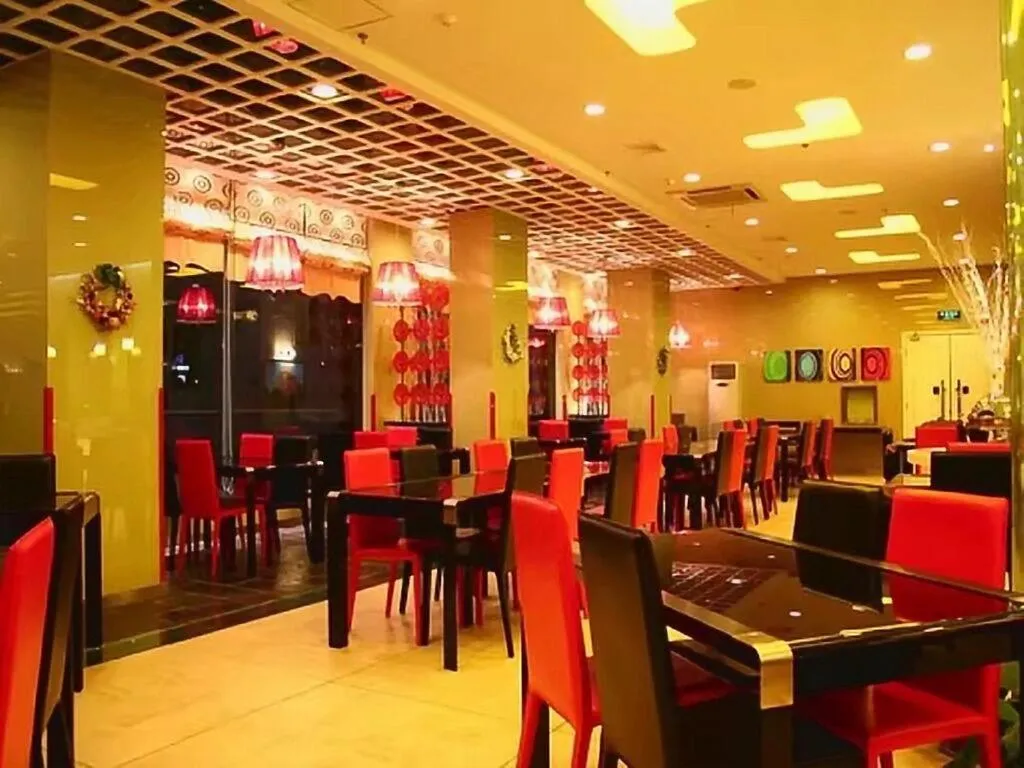 Restaurant/places to eat in Tomolo Hotel Wuzhan Branch