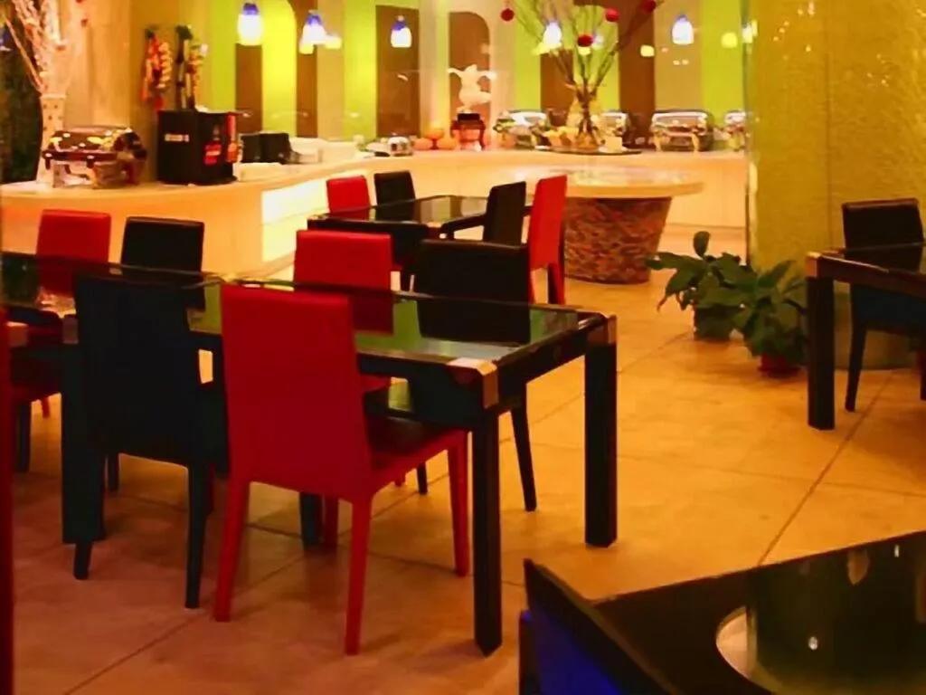 Restaurant/places to eat in Tomolo Hotel Wuzhan Branch