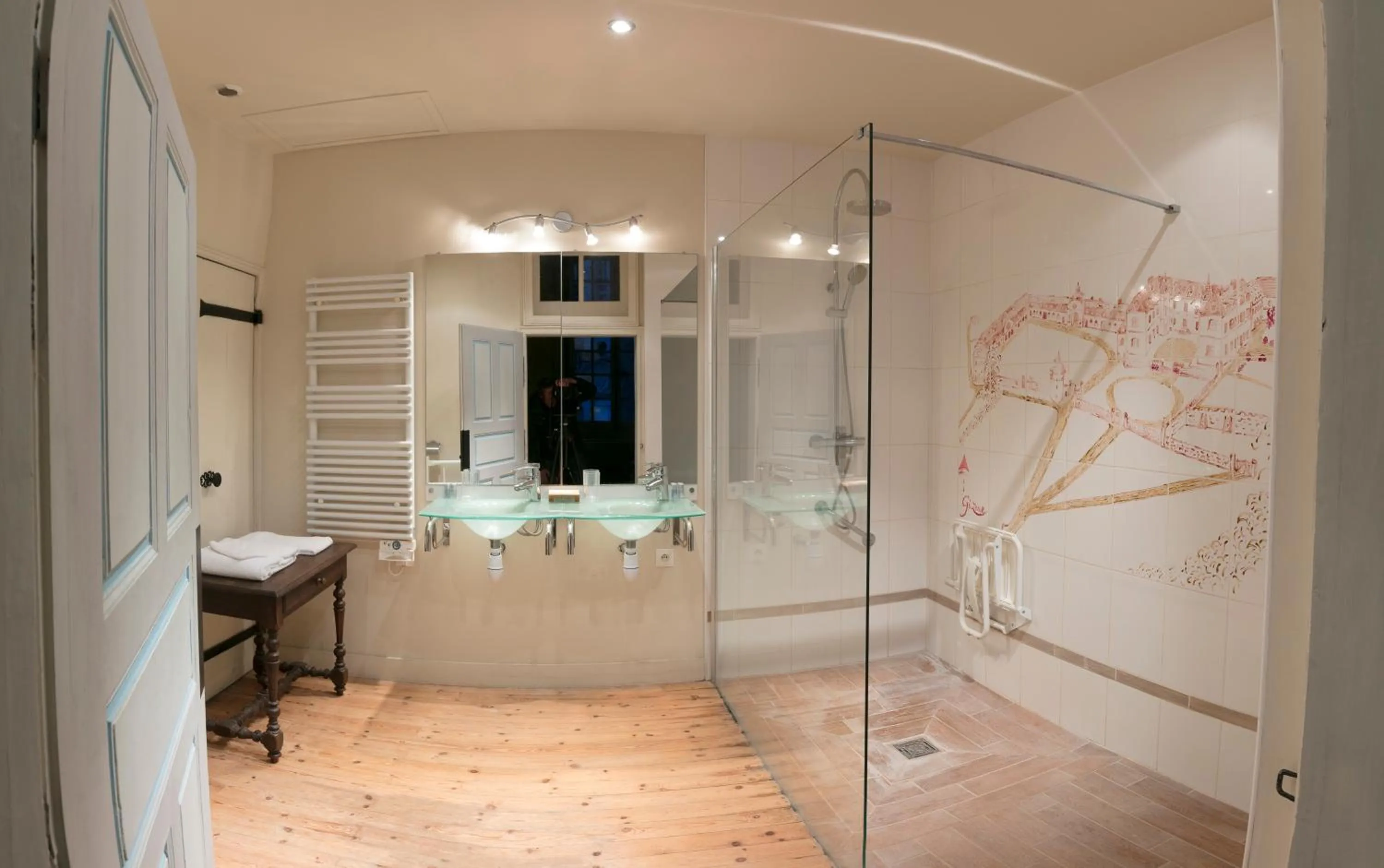 Shower in Chambres d'hôtes au Château de Gizeux