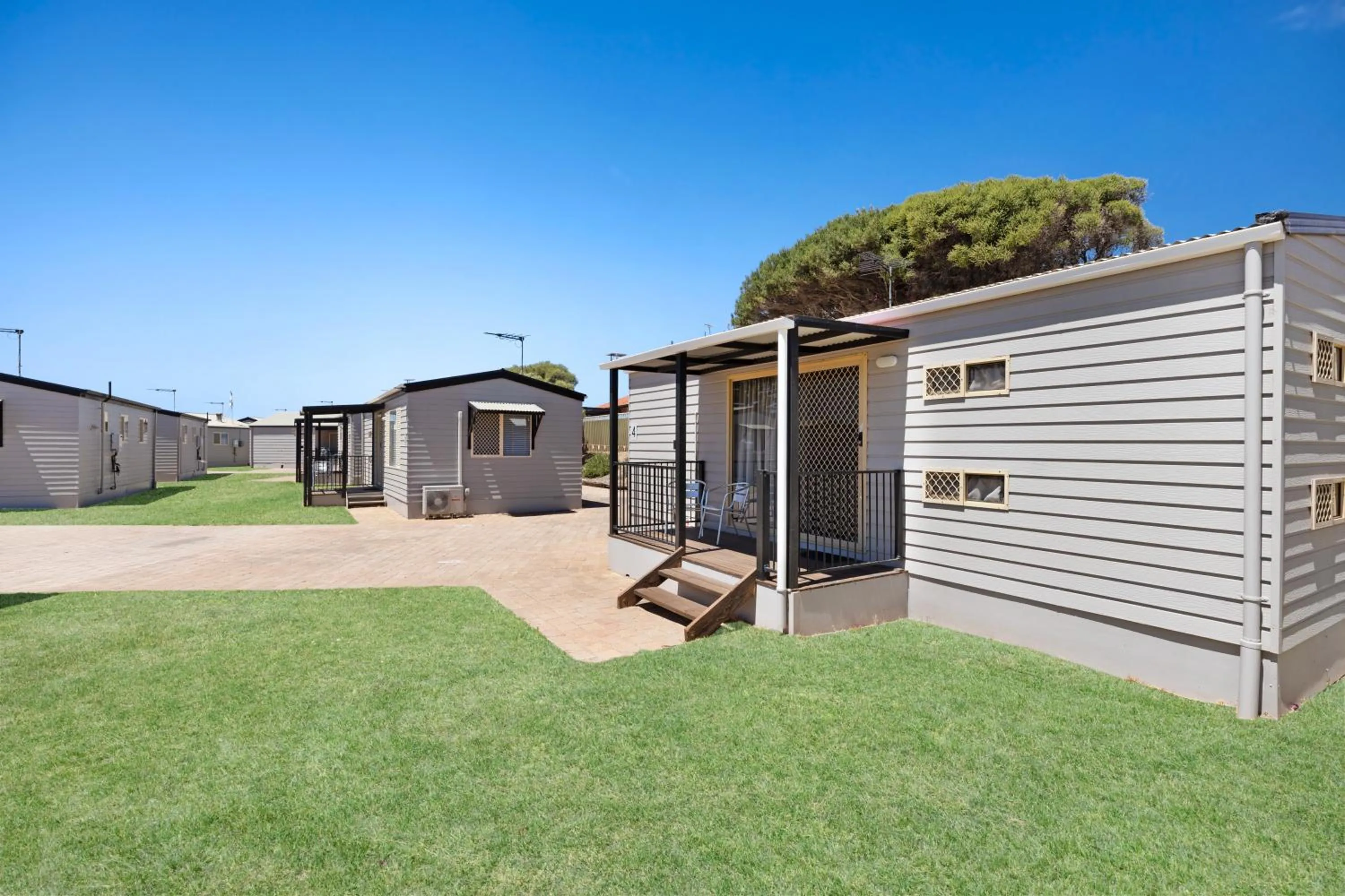 Property building in Moana Beach Tourist Park
