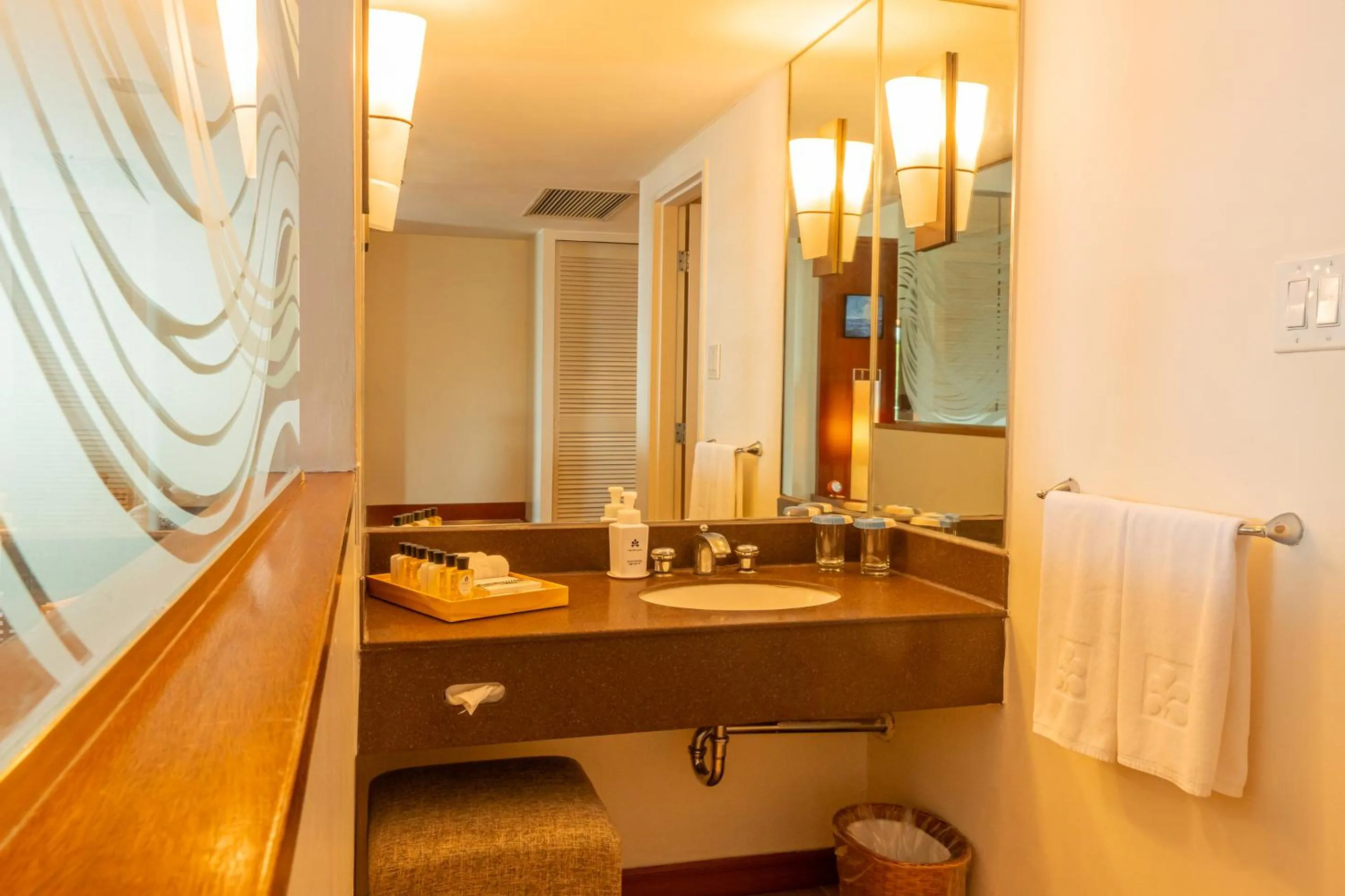 Bathroom in Hotel Nikko Guam