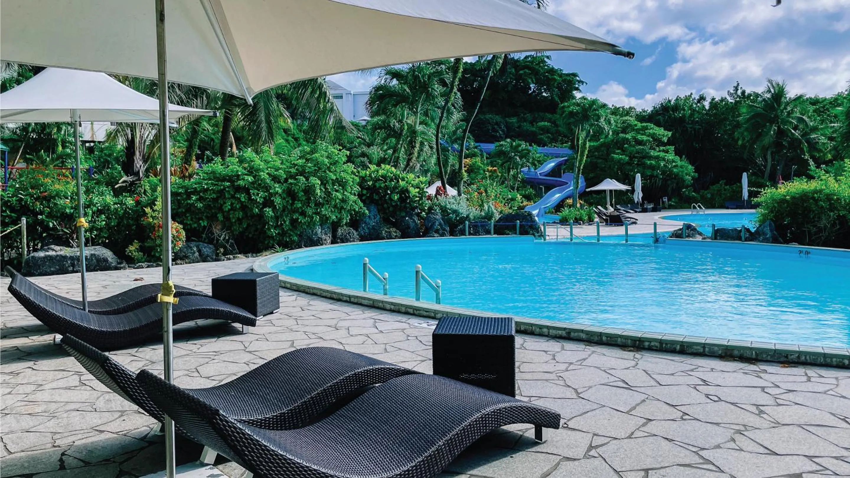 Swimming pool in Hotel Nikko Guam