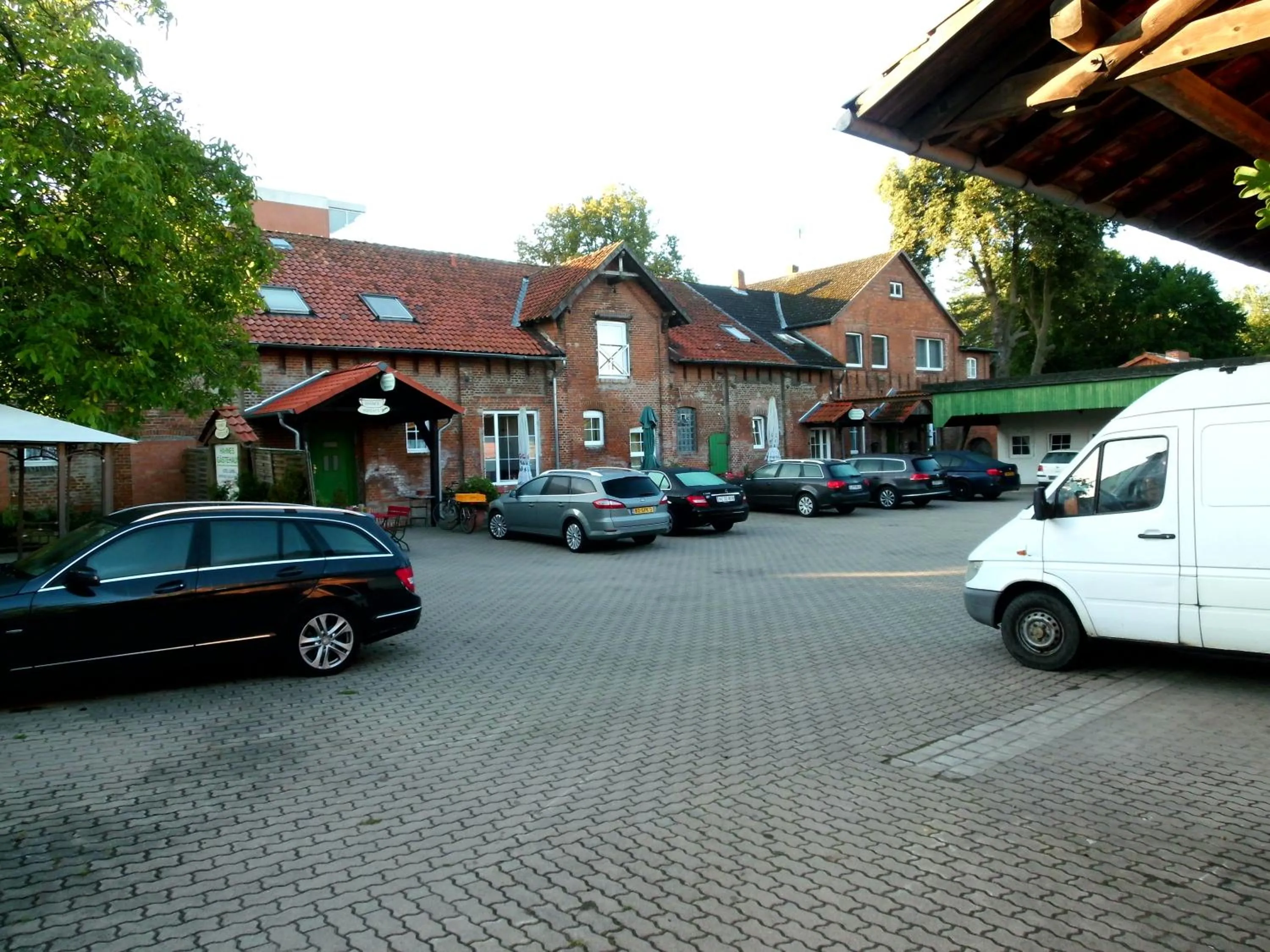 Facade/entrance in HAHNE'S Hotel and Boarding