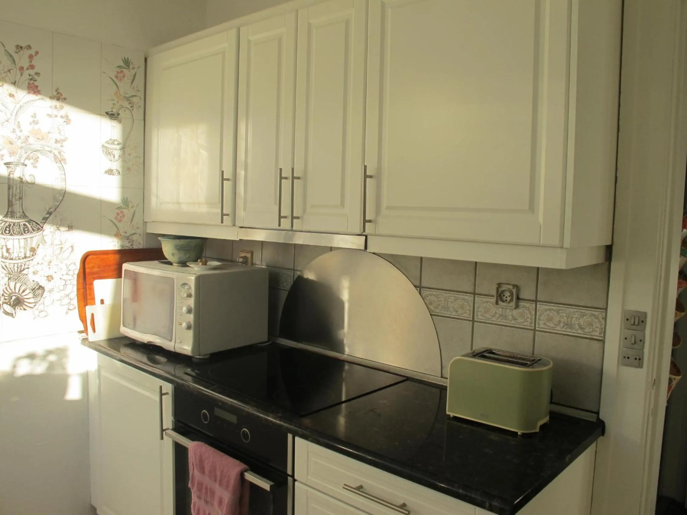 Communal kitchen in Guesthouse Sharon Aarhus