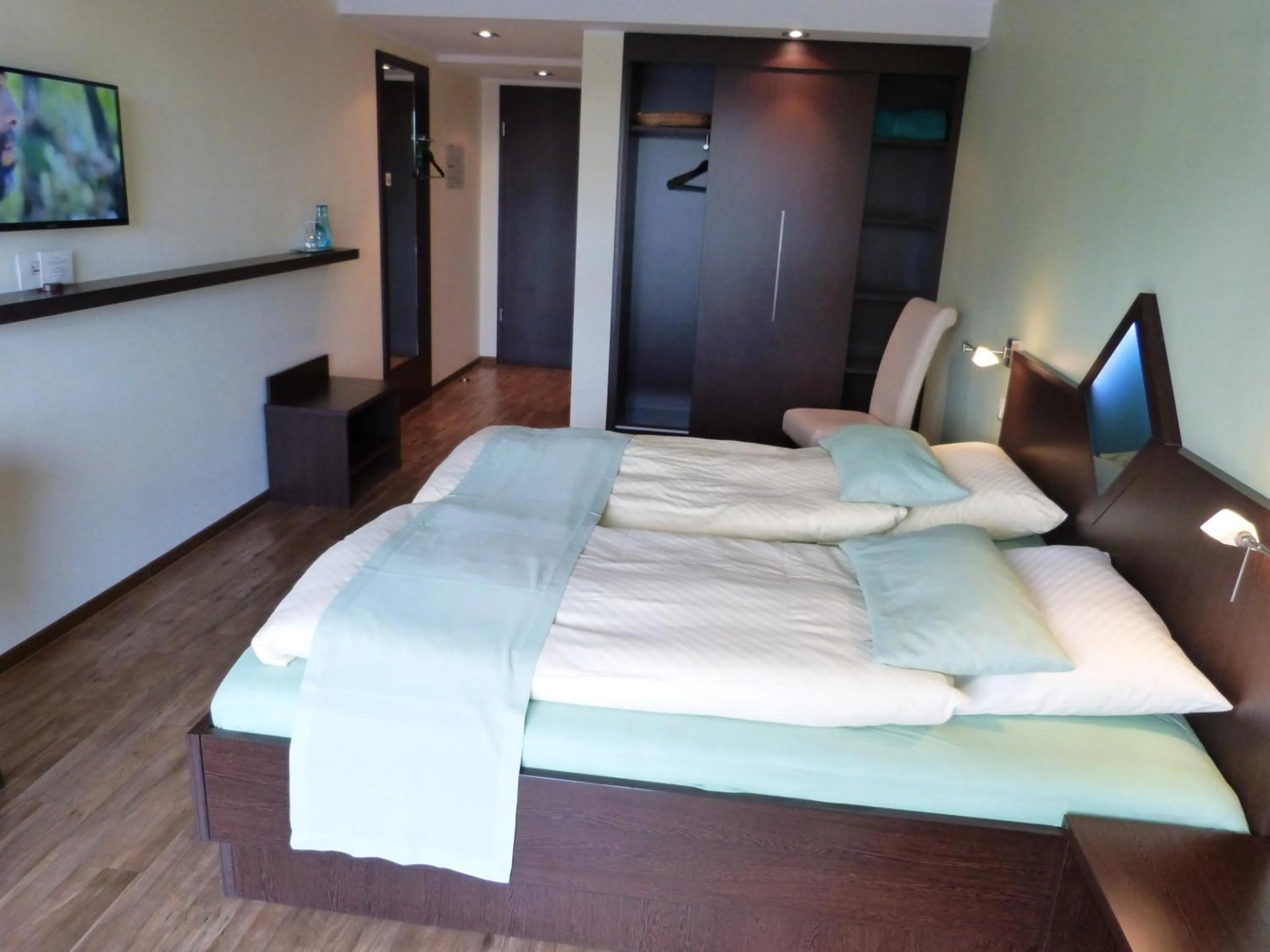 Photo of the whole room, Bed in Hotel Evering