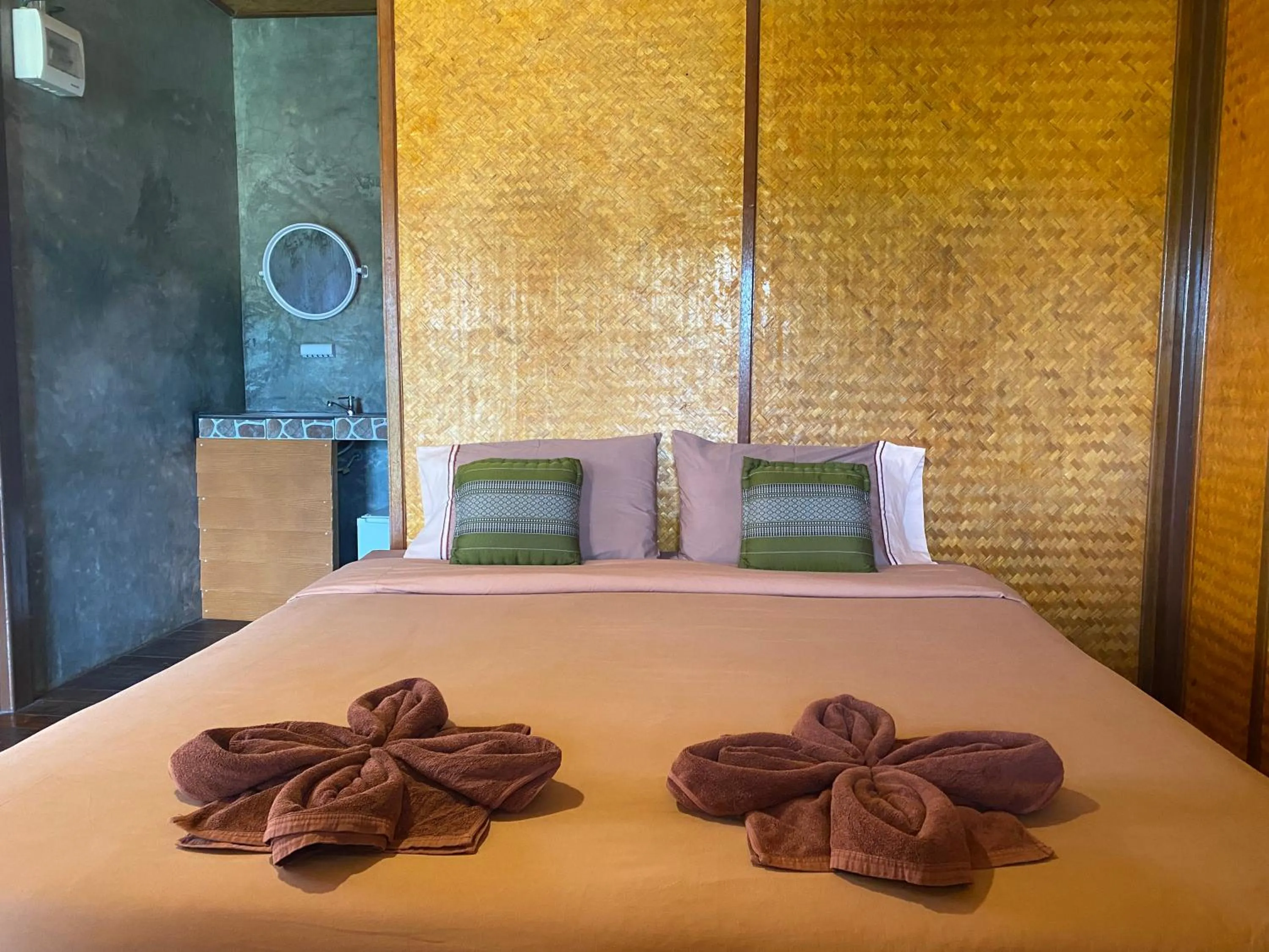 Bed in Pai Smilehouse