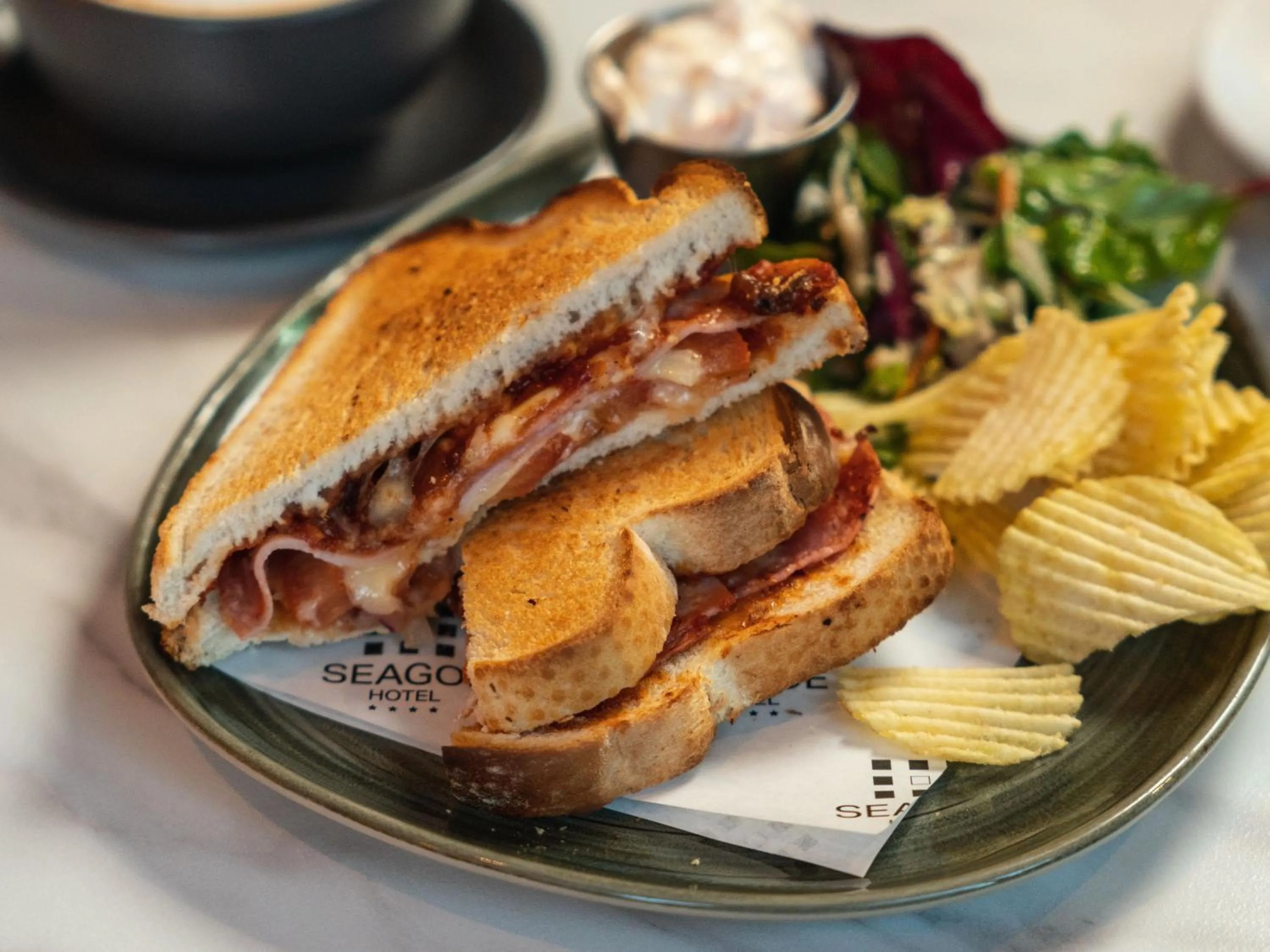 Restaurant/places to eat in Seagoe Hotel