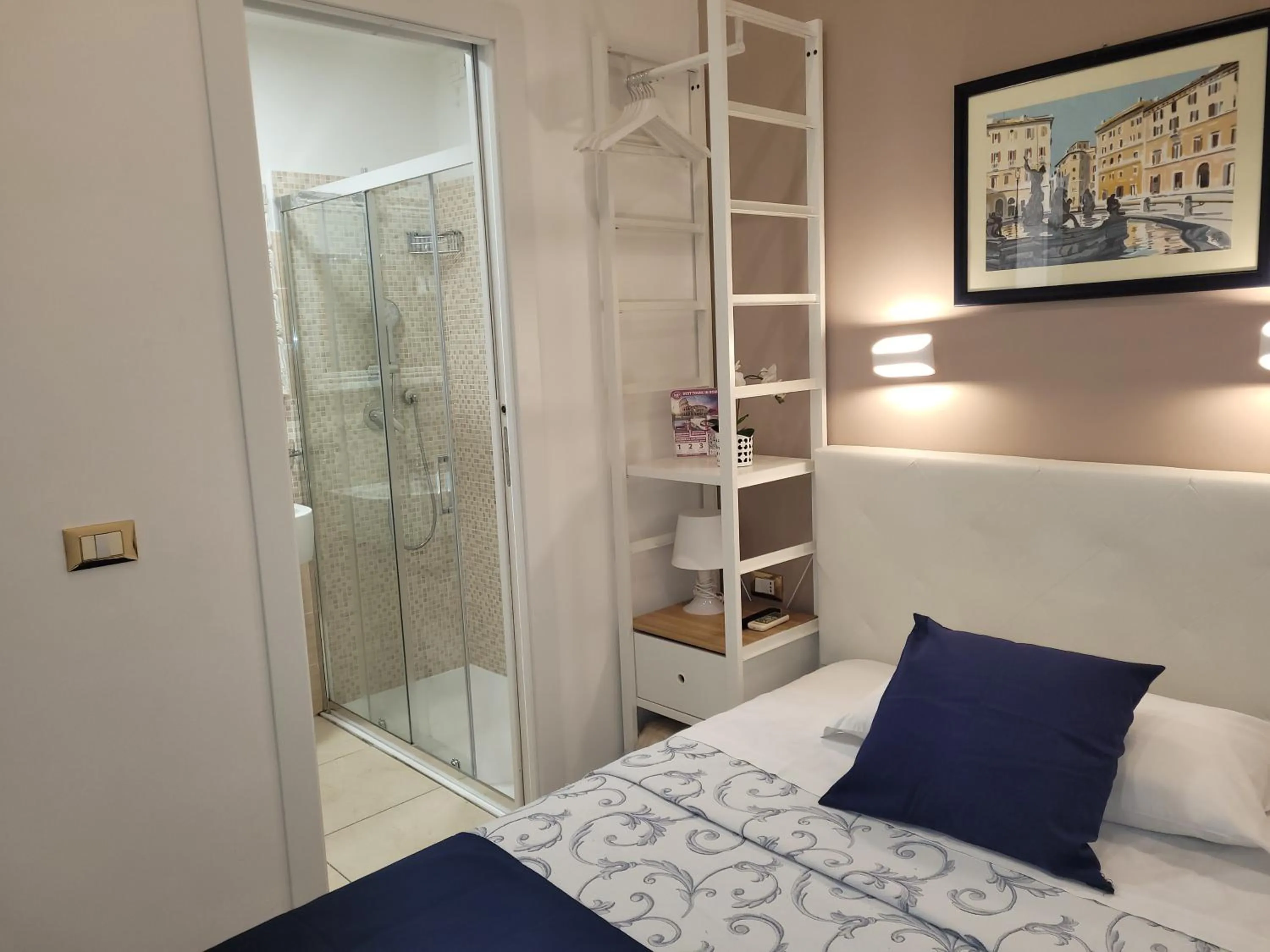 Bathroom, Bed in Evergreen