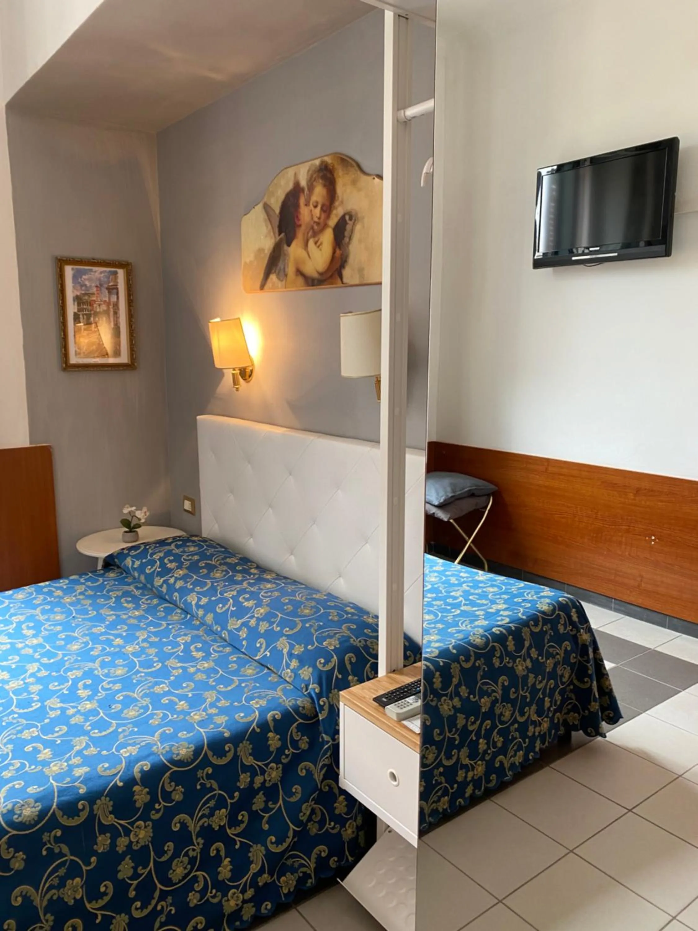 TV and multimedia, Bed in Evergreen