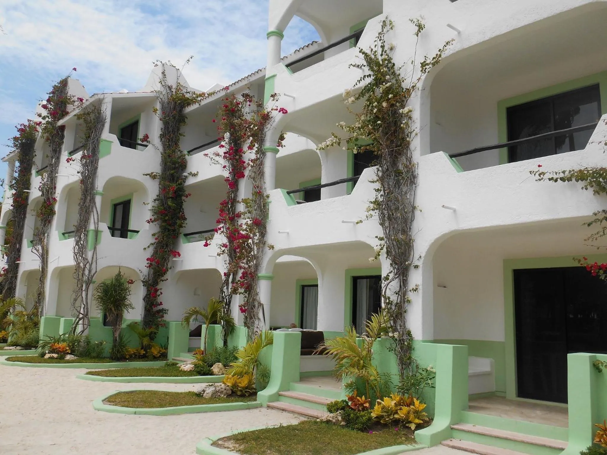 Property building in Hotel Club Akumal Caribe