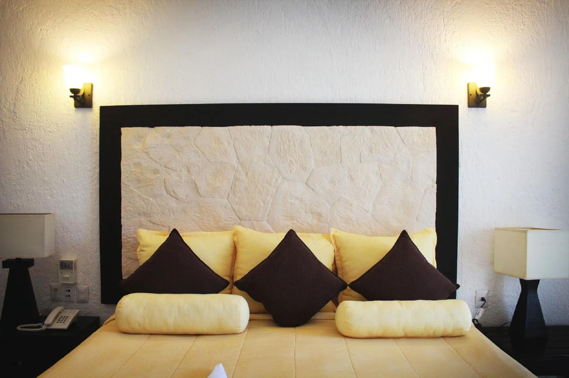 Photo of the whole room, Bed in Hotel Club Akumal Caribe