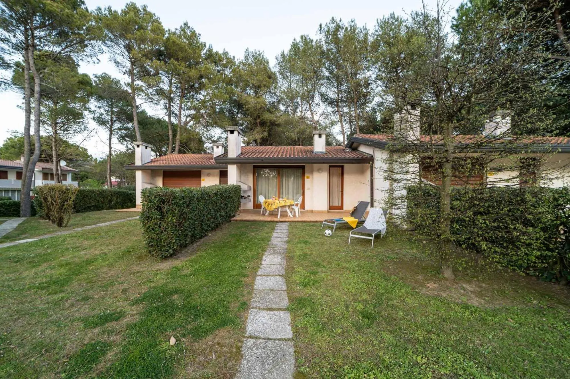 Property building in Villaggio Club dei Pini
