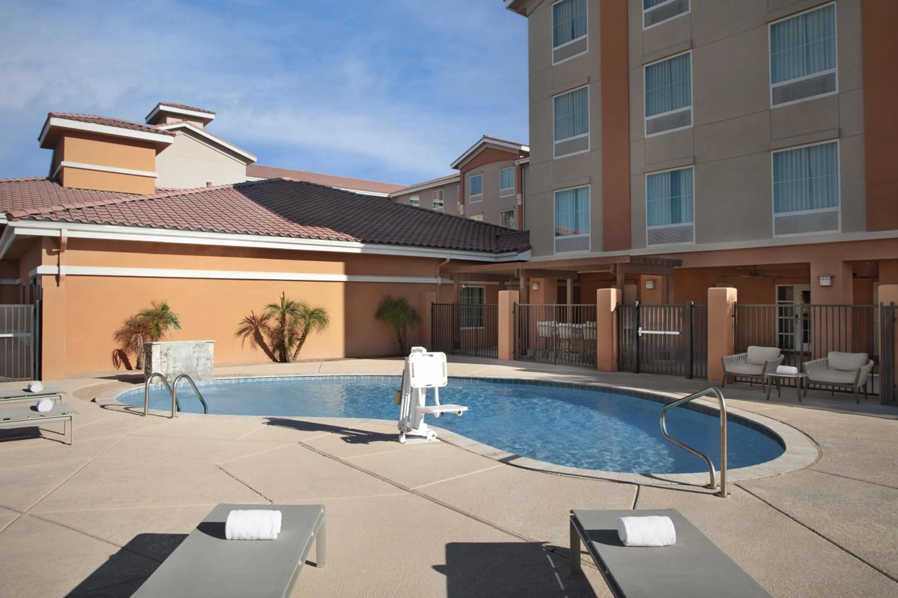 Swimming pool in Homewood Suites by Hilton Yuma