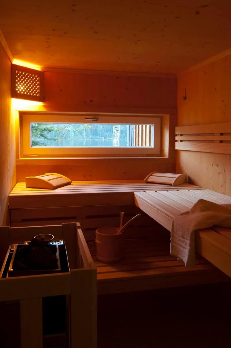 Sauna, Bed in Exklusive Seeappartements beim Elfenhaus
