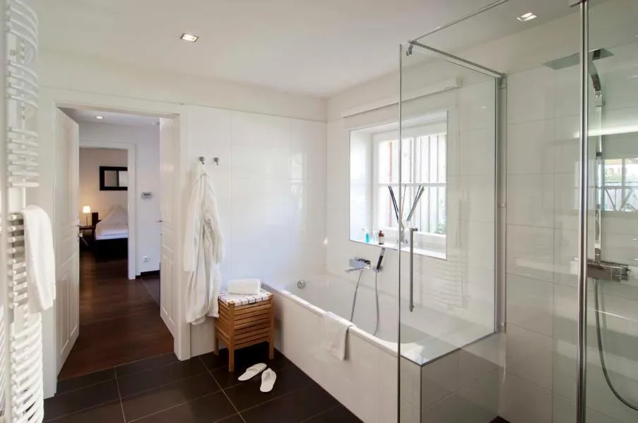 Bathroom in Exklusive Seeappartements beim Elfenhaus