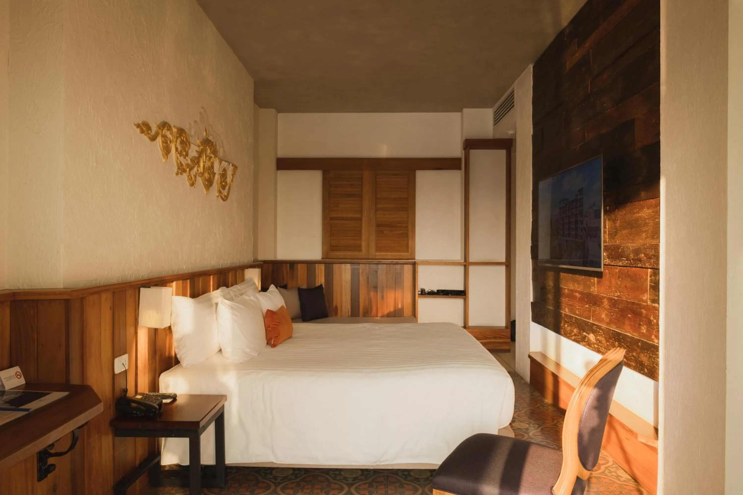 Bed in Natee The Riverfront Hotel Kanchanaburi