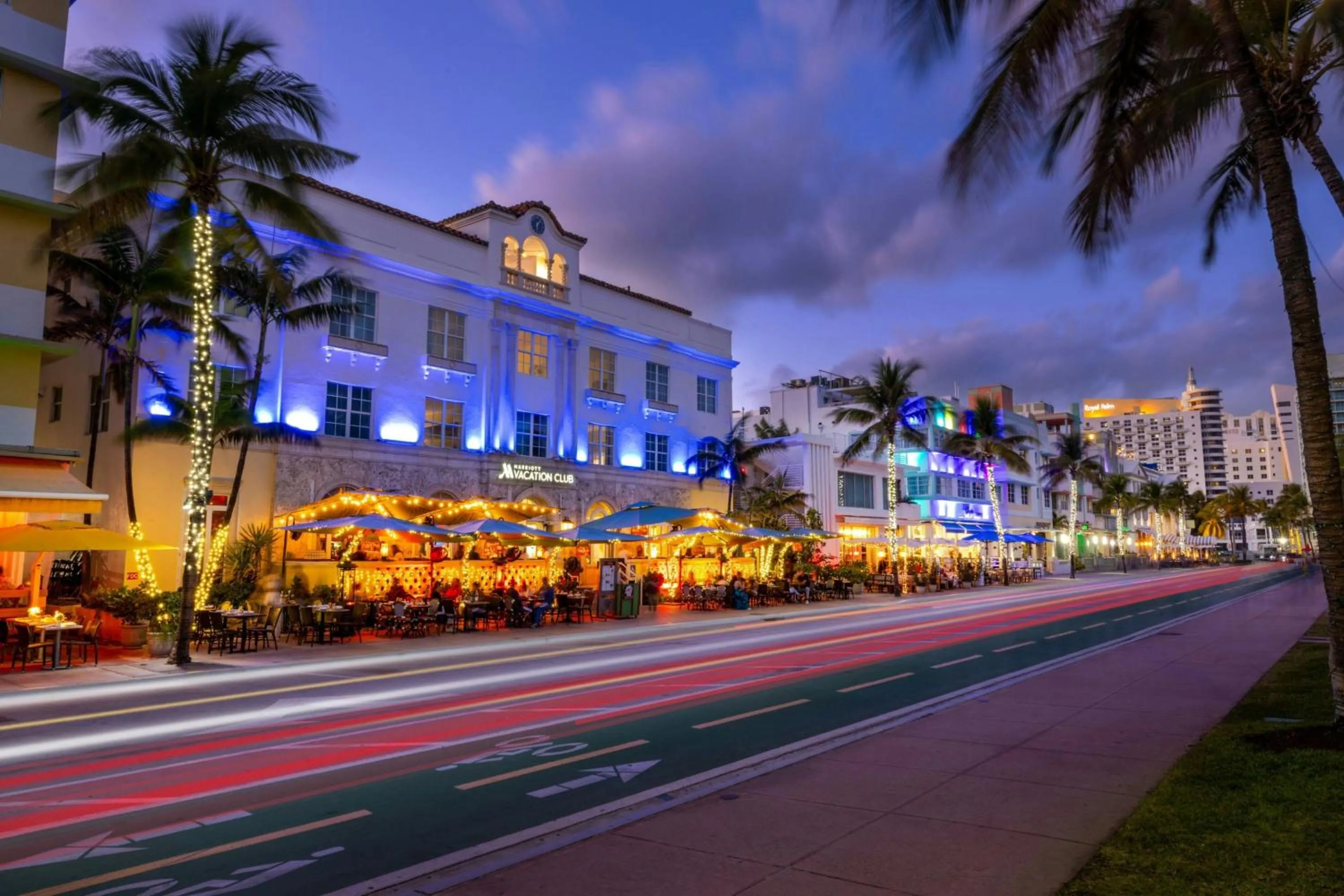 Property building in Marriott Vacation Club, South Beach