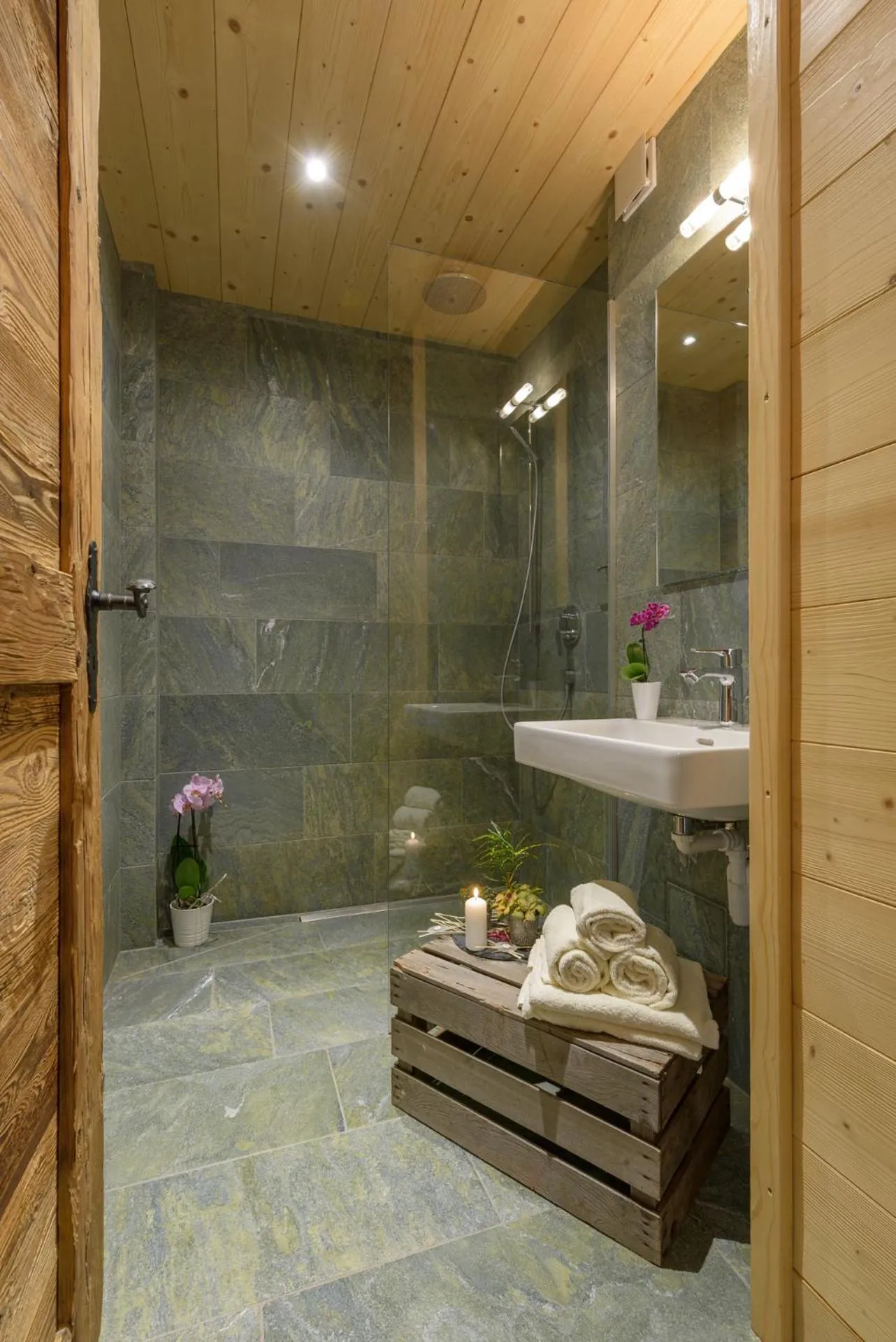 Spa and wellness centre/facilities in Au Bivouac de Napoléon et Spa