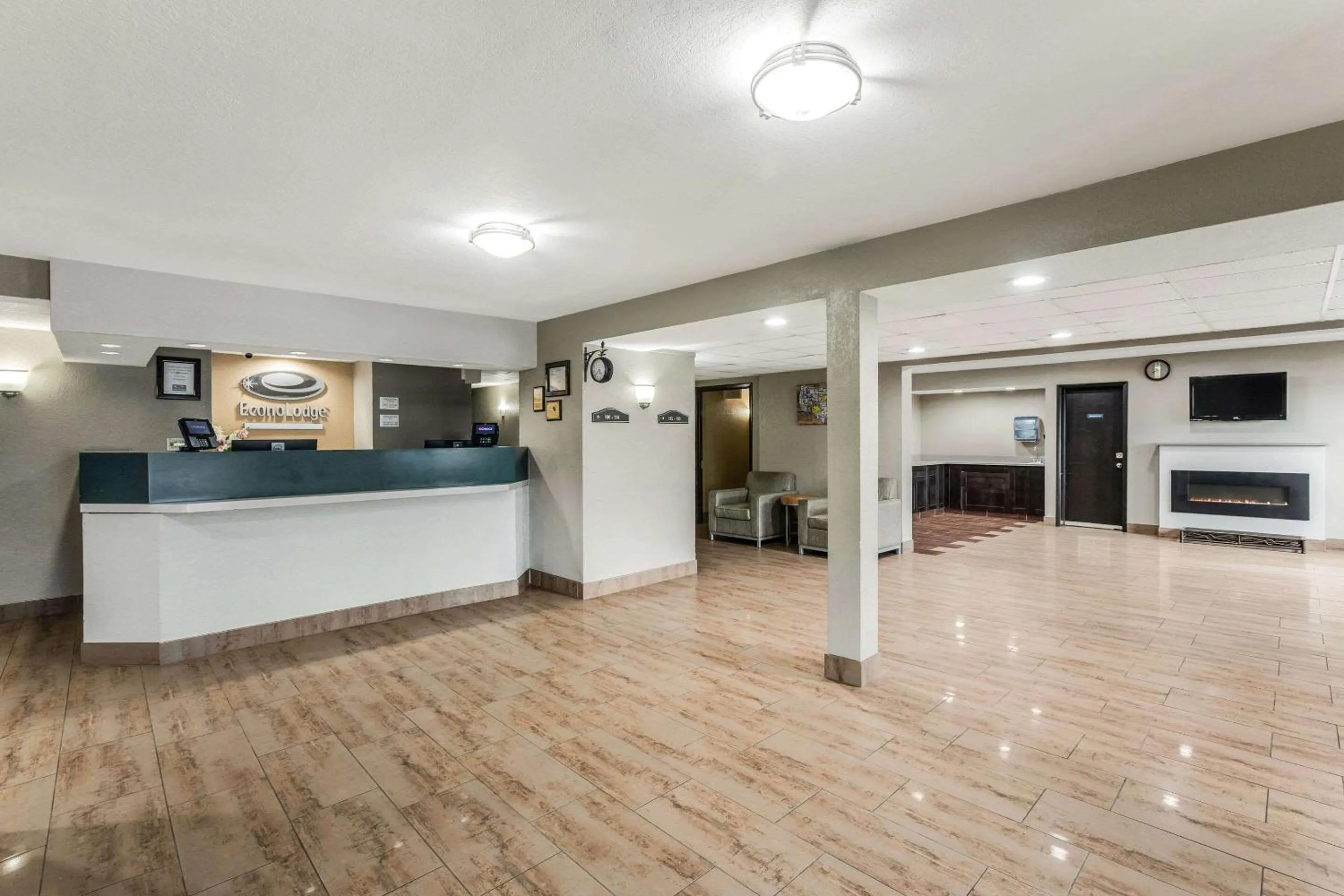 Lobby or reception in Econo Lodge Madison East