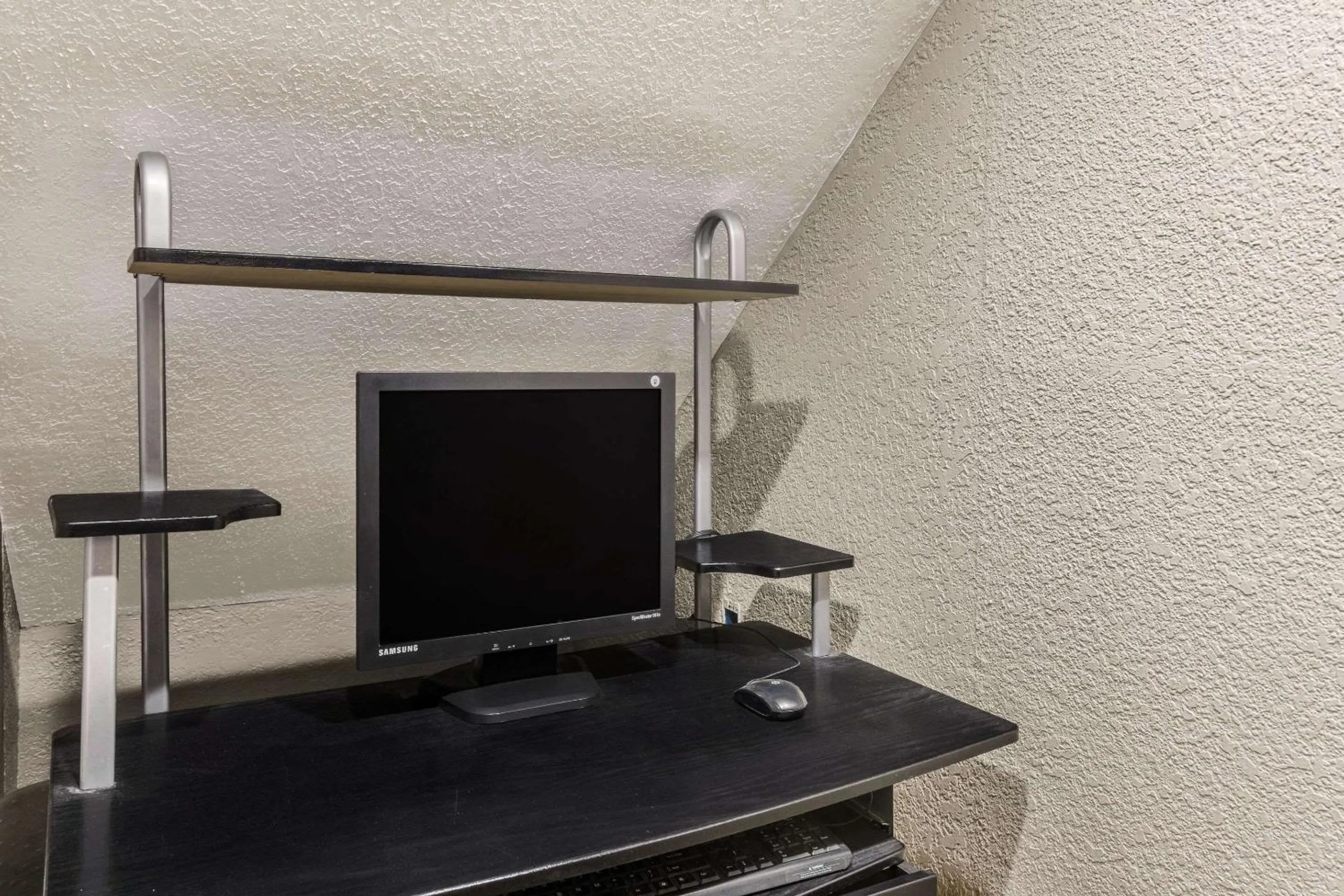 Business facilities in Econo Lodge Madison East