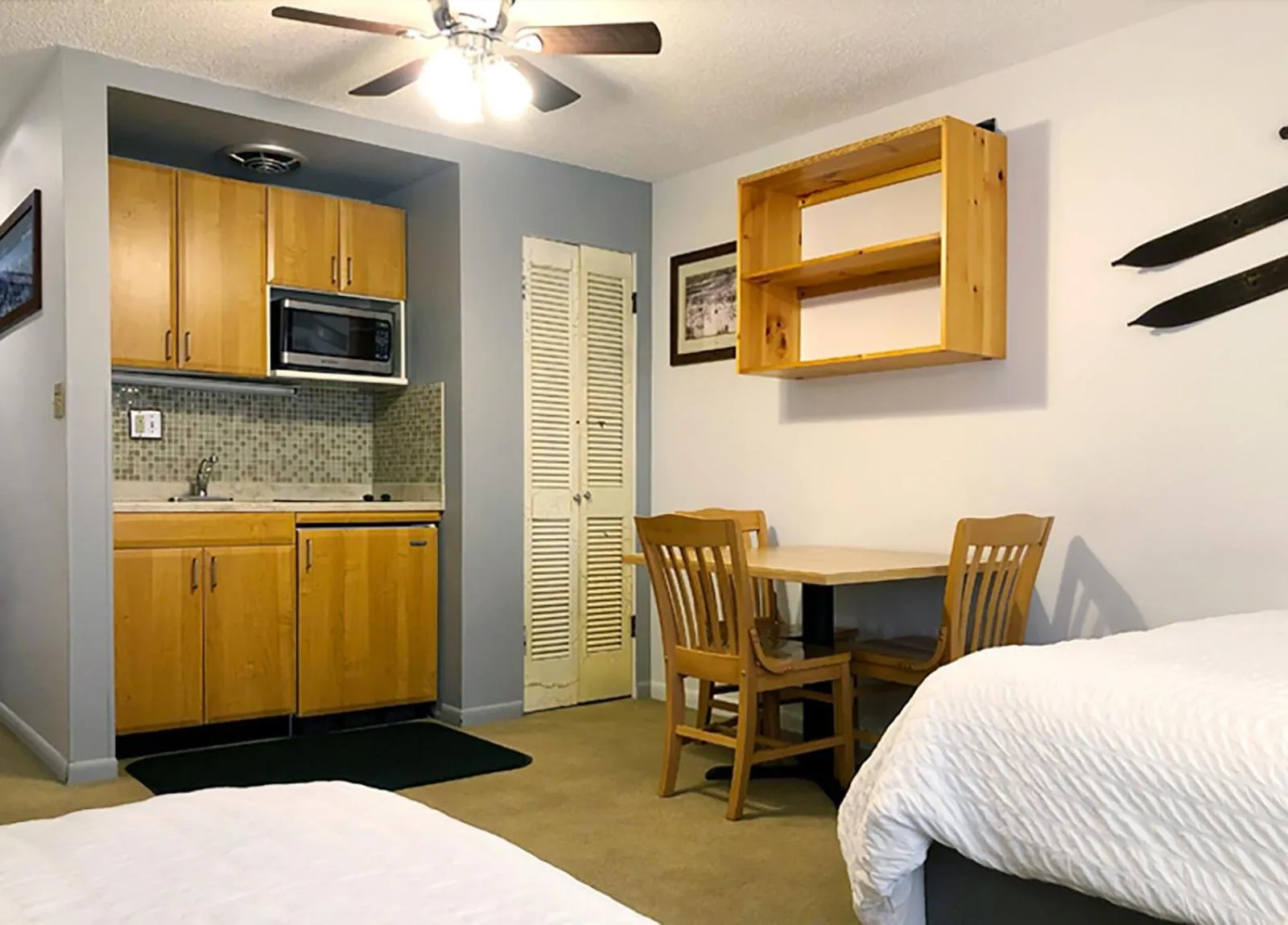 Kitchen or kitchenette, Bed in Tyrolean Lodge