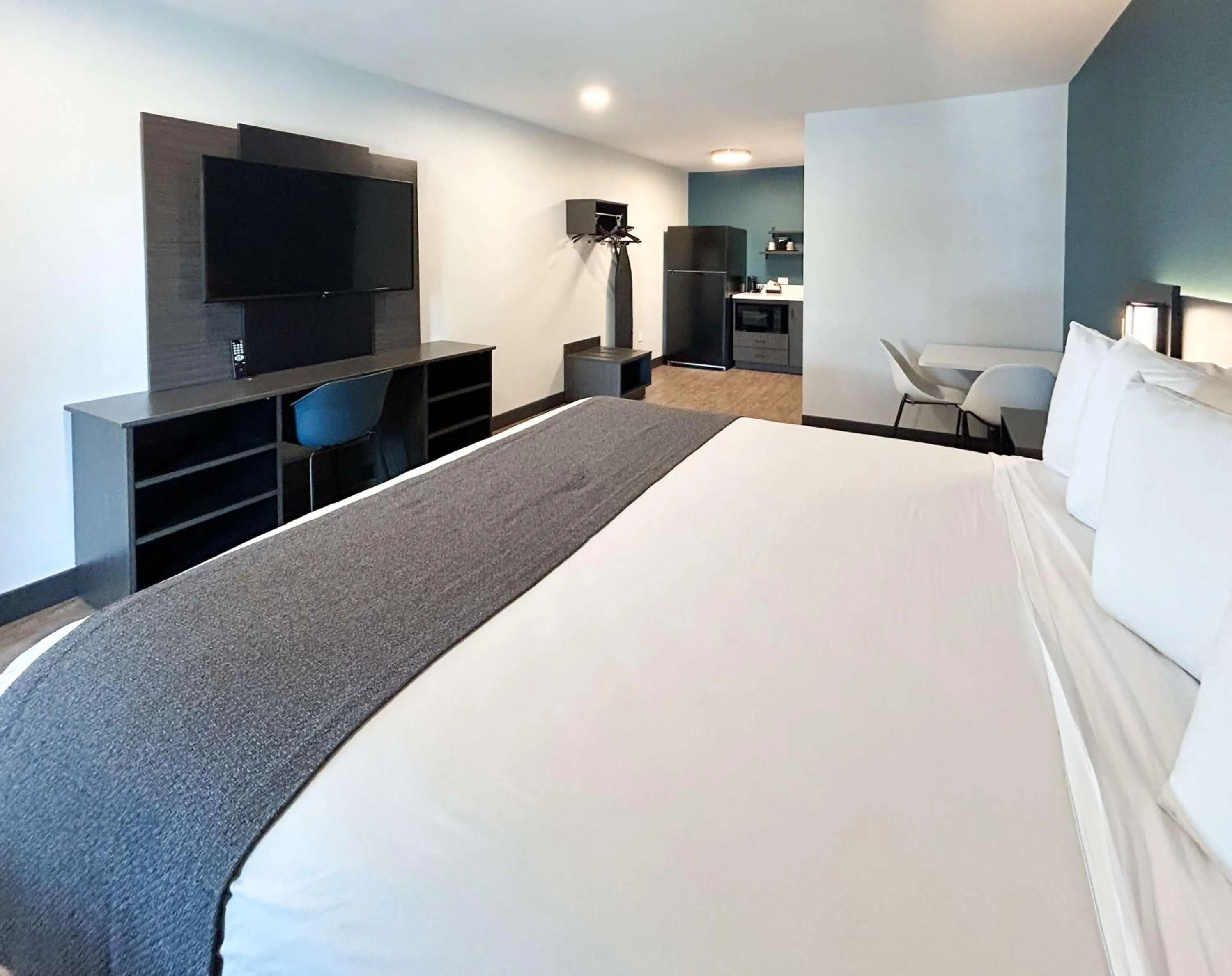 King Room - Disability Access - Non-Smoking in Studio 6 Corona, CA West