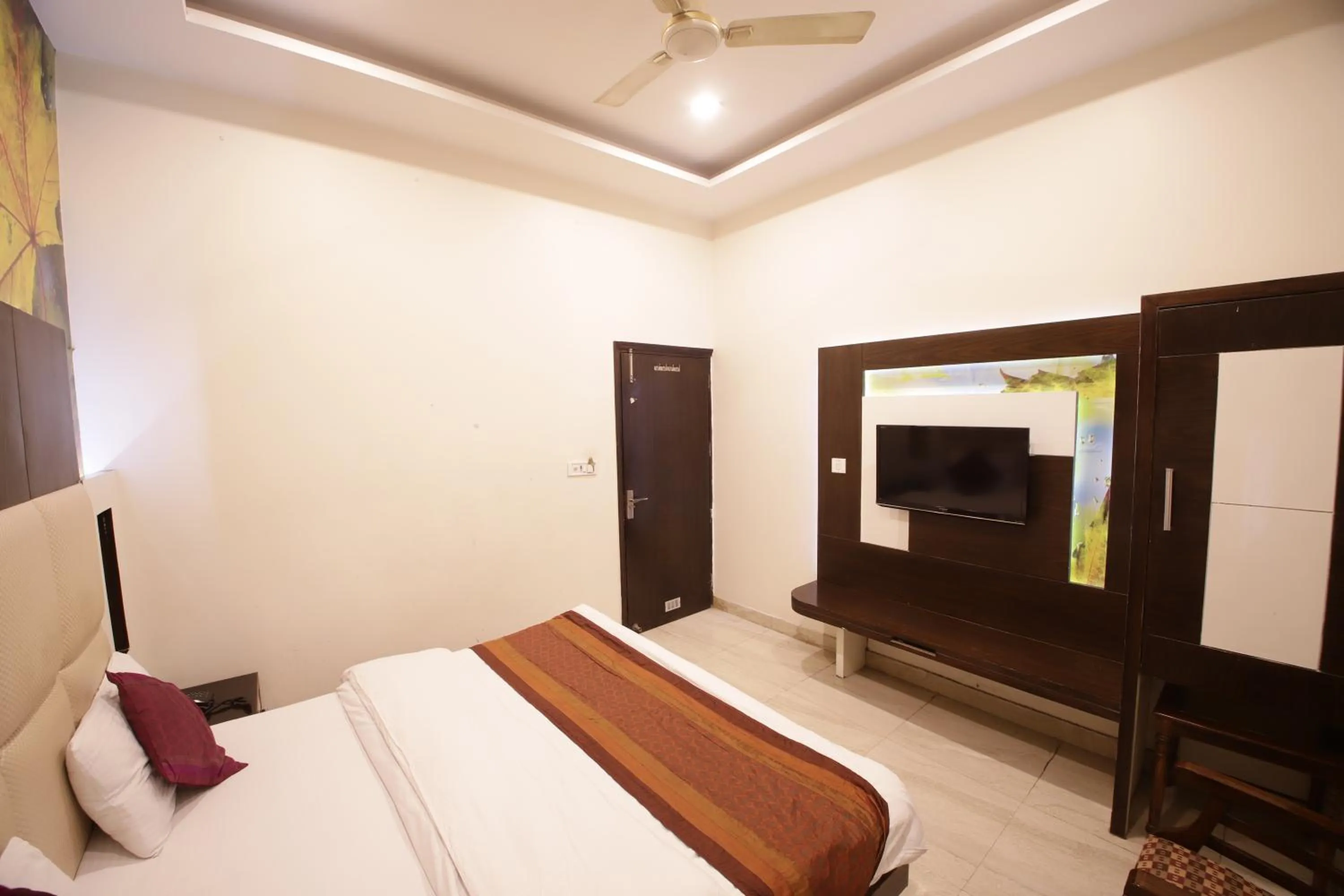 Bed in Hotel Golden Wings