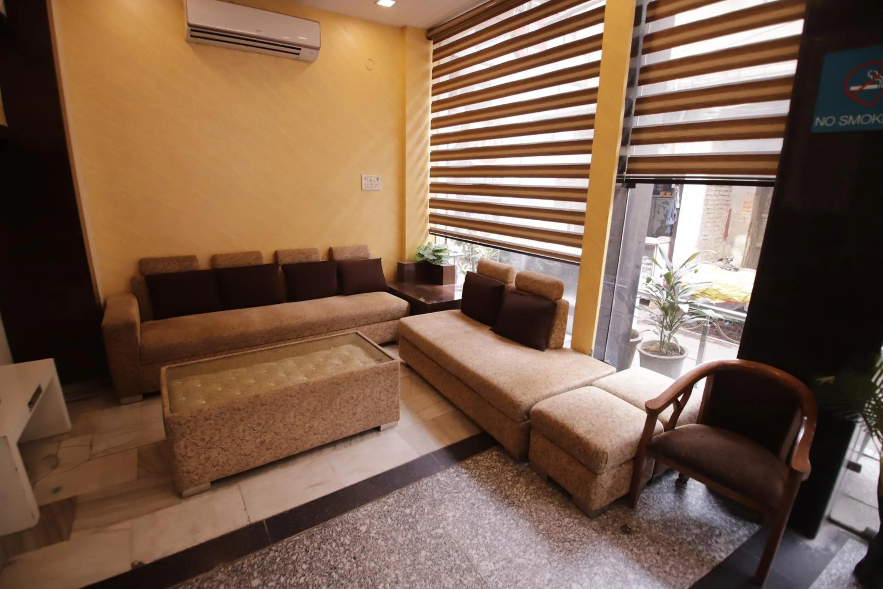 Lounge or bar in Hotel Golden Wings