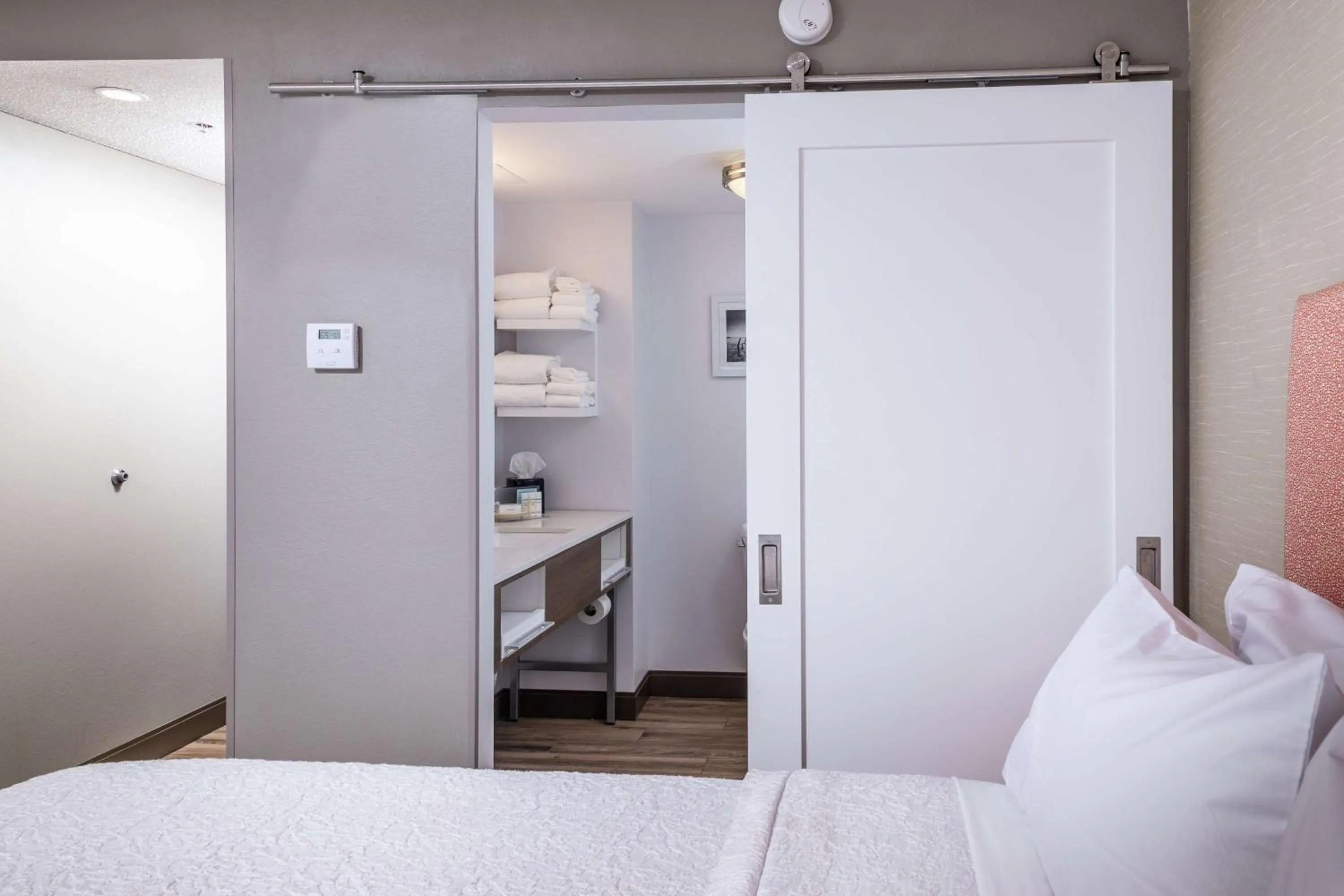 Bed in Hampton Inn Fall River/Westport