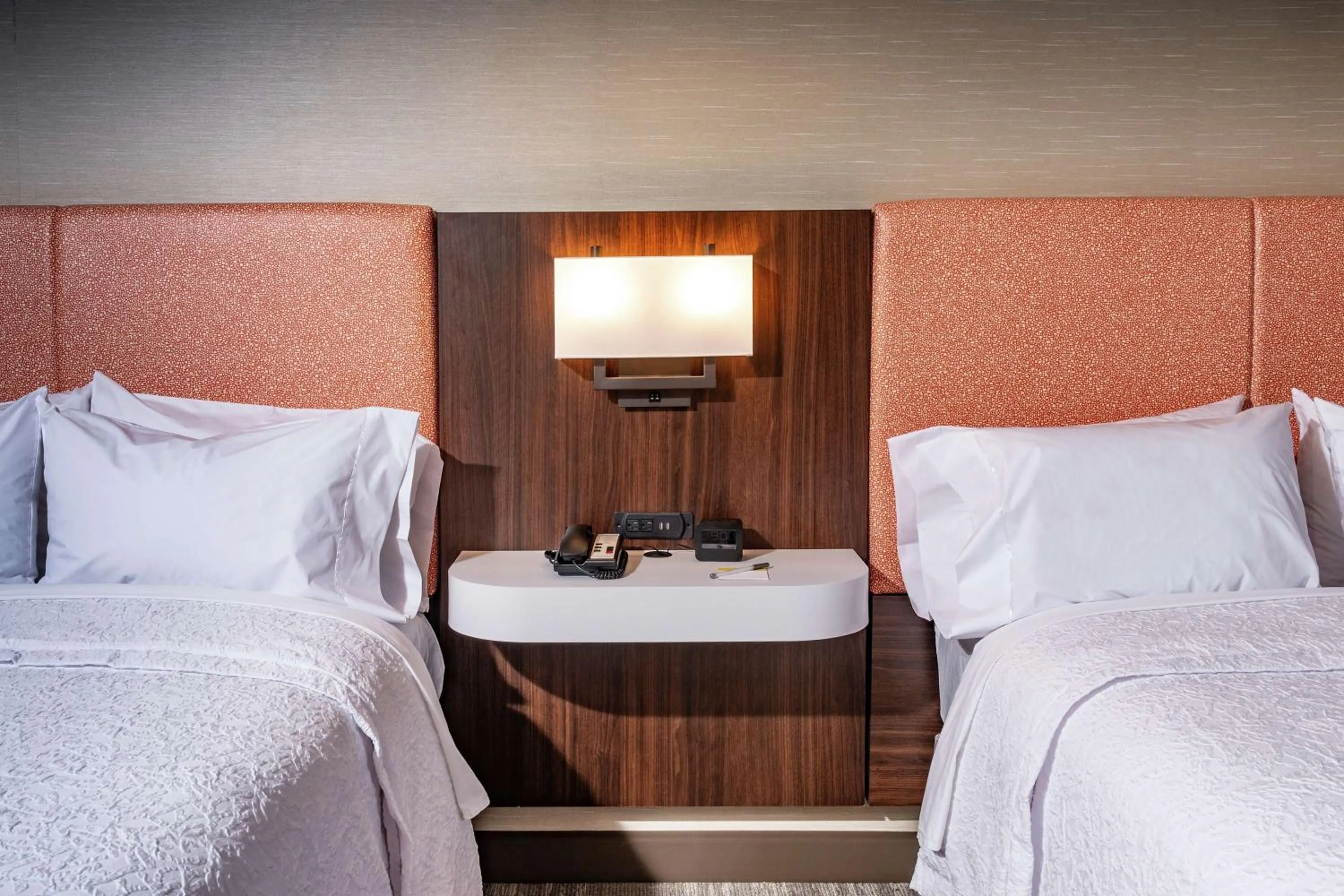 Bed in Hampton Inn Fall River/Westport