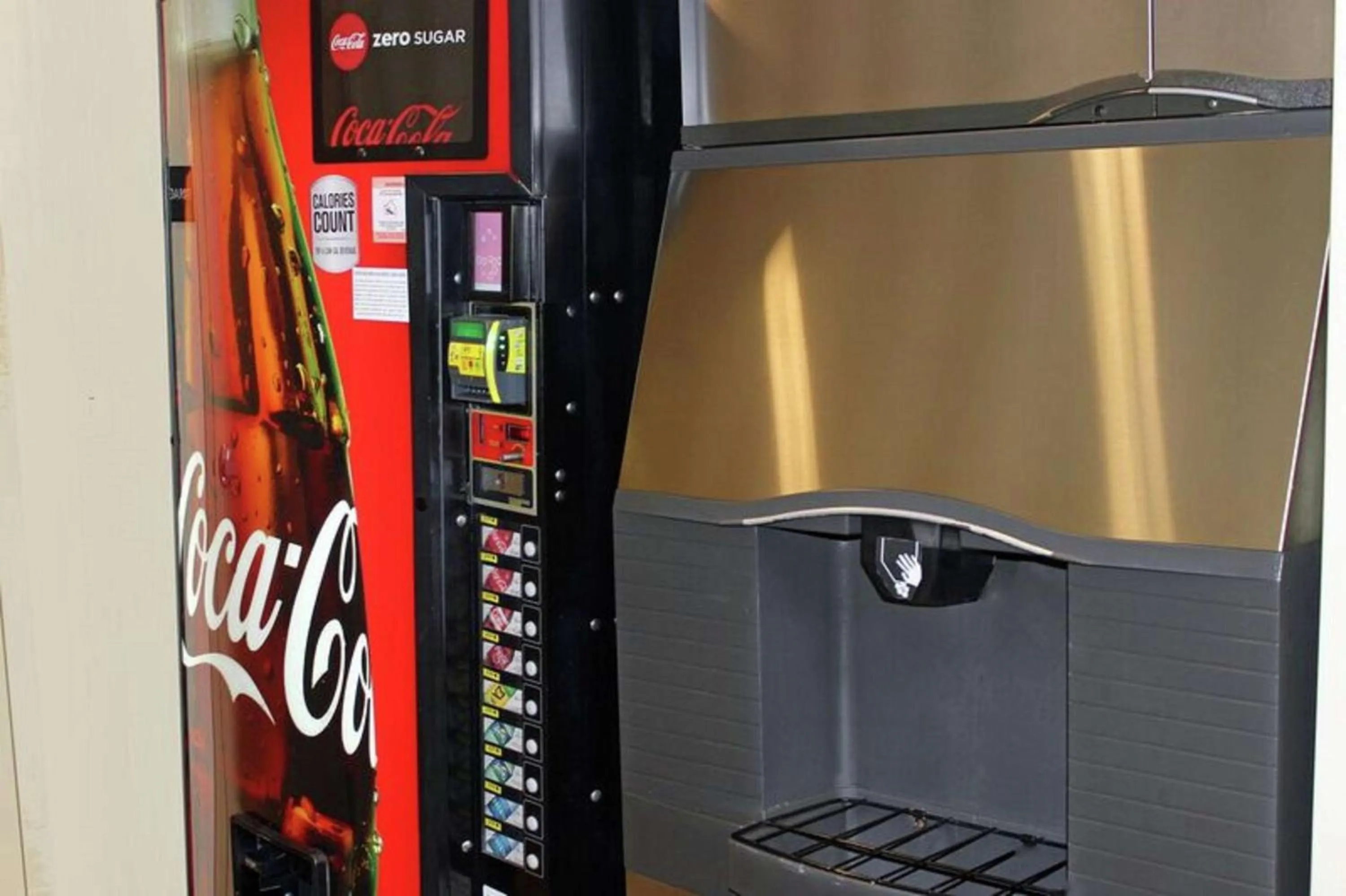 Property building in Hampton Inn Gallipolis