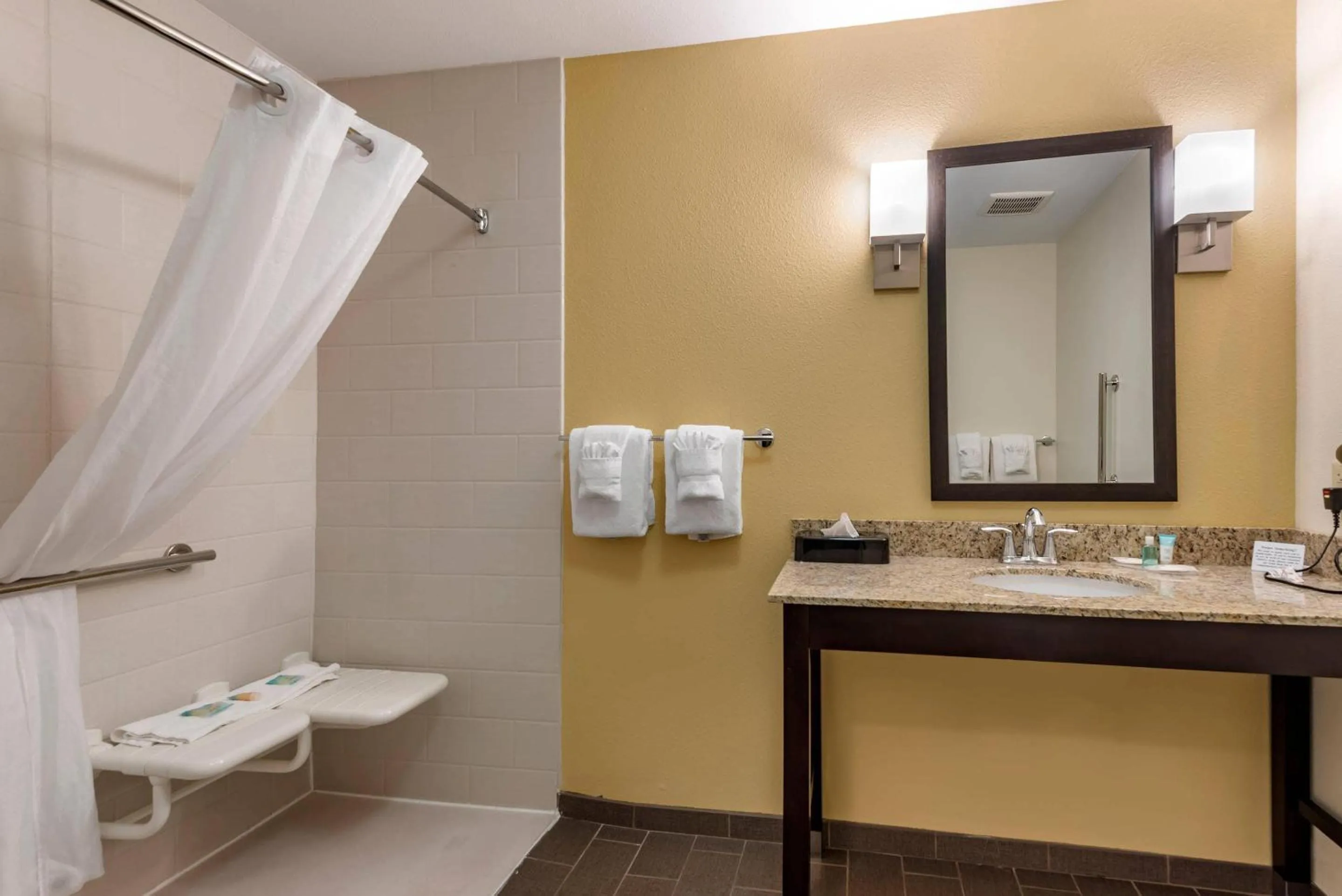 Bedroom in MainStay Suites Moab near Arches National Park