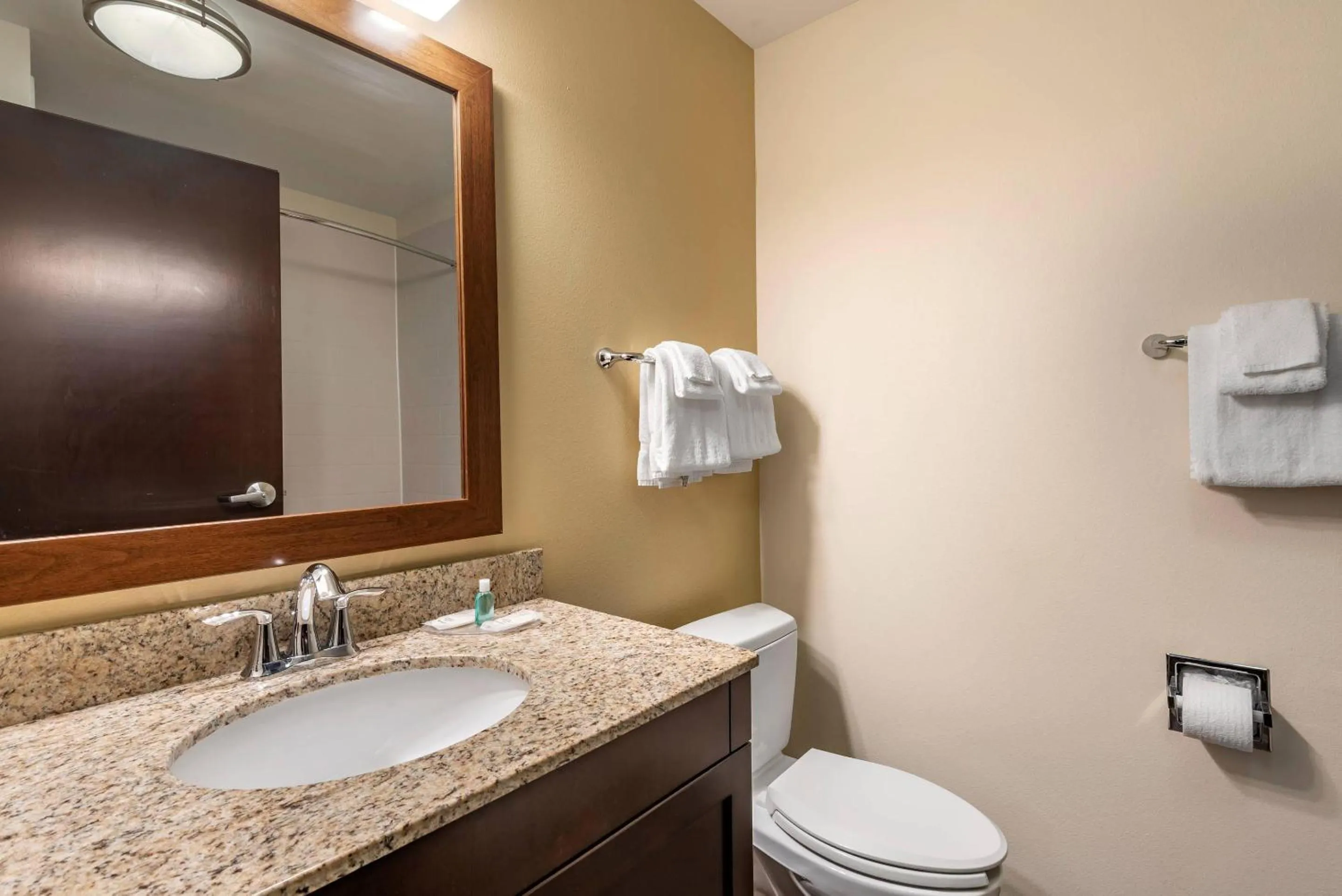 Bedroom in MainStay Suites Moab near Arches National Park