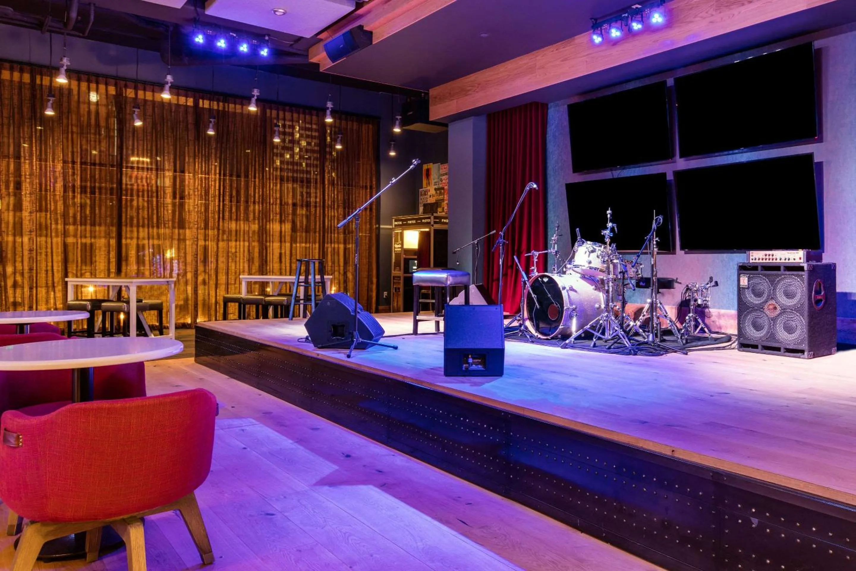 Restaurant/places to eat in Cambria Hotel Nashville Downtown