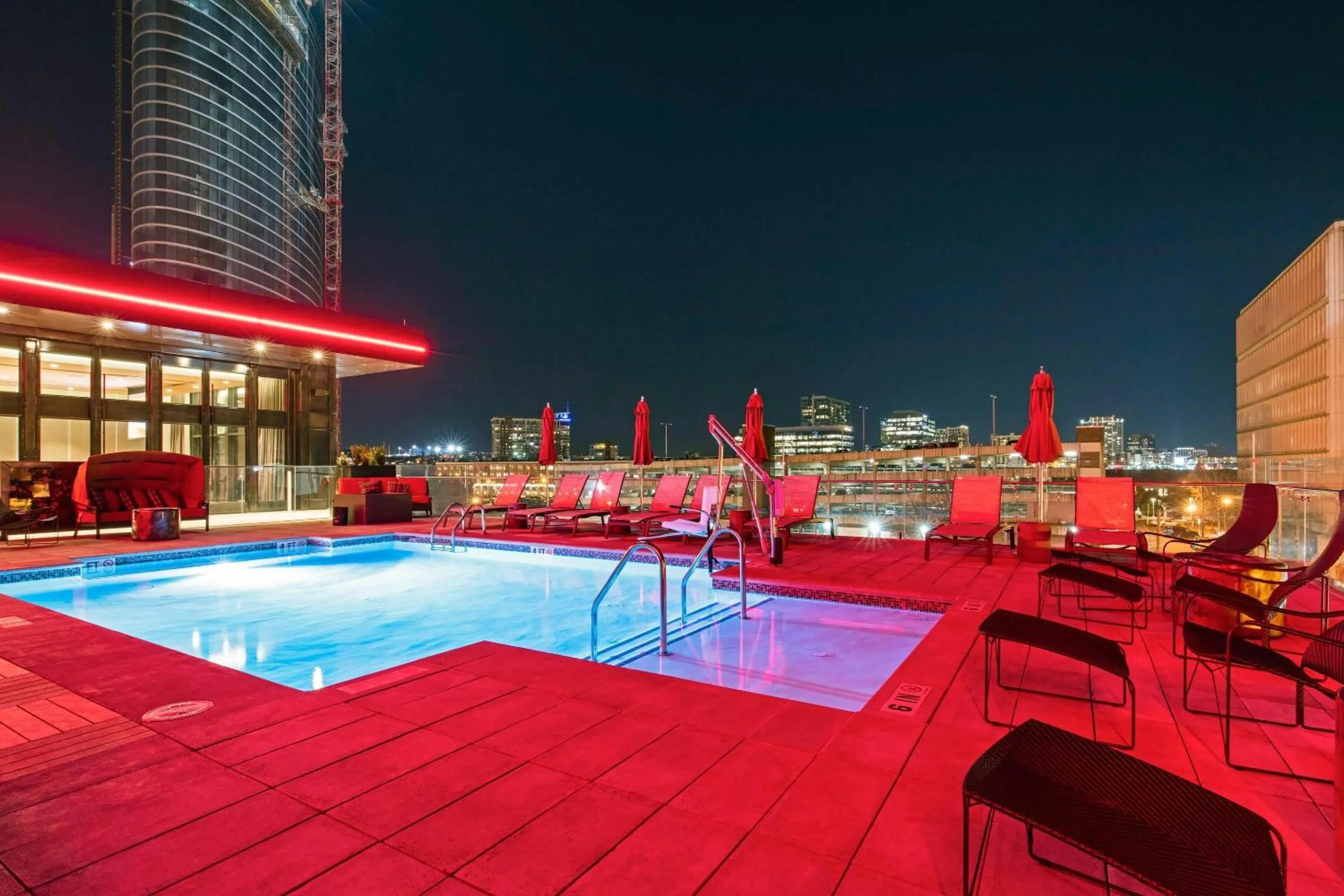 Swimming pool in Cambria Hotel Nashville Downtown