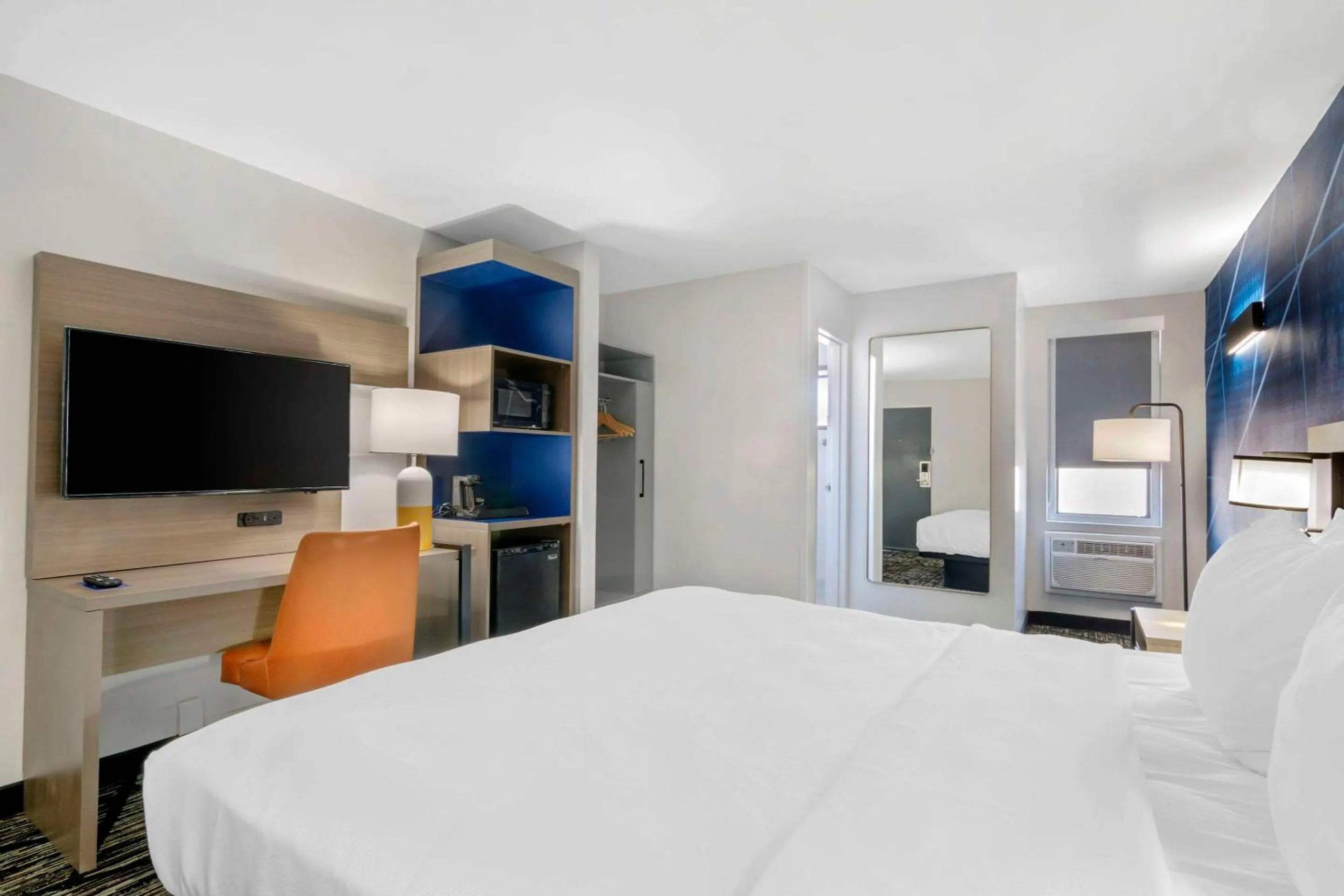 Bedroom in Comfort Inn Kansas City Midtown