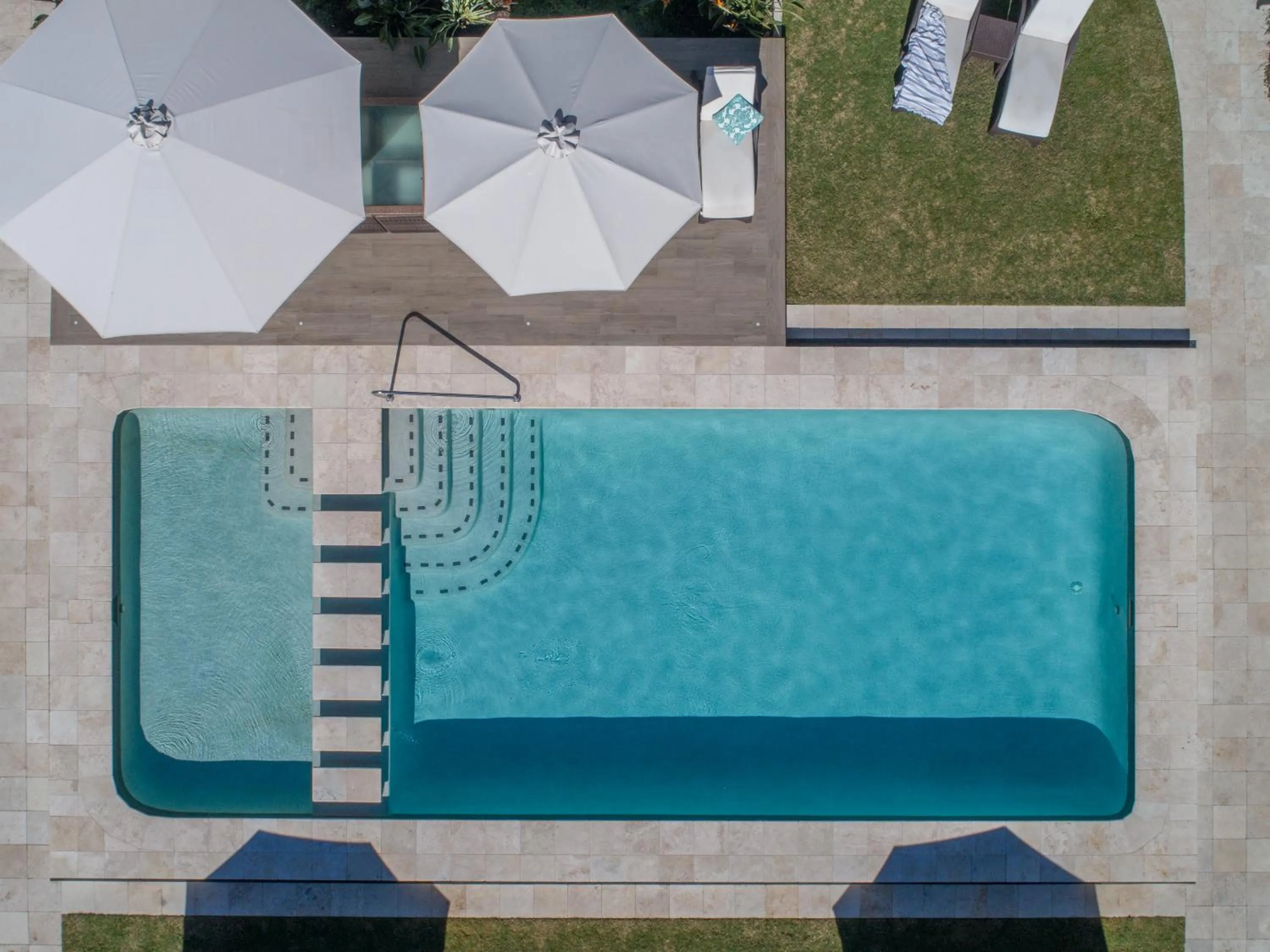 Pool view in Hotel Laguna
