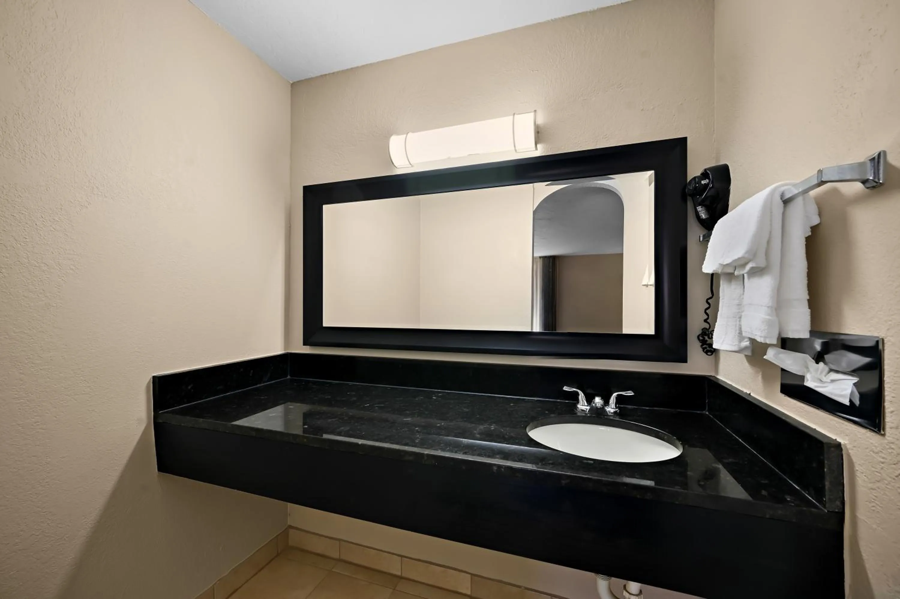 Bathroom in Quality Inn Fort Myers Cape Coral