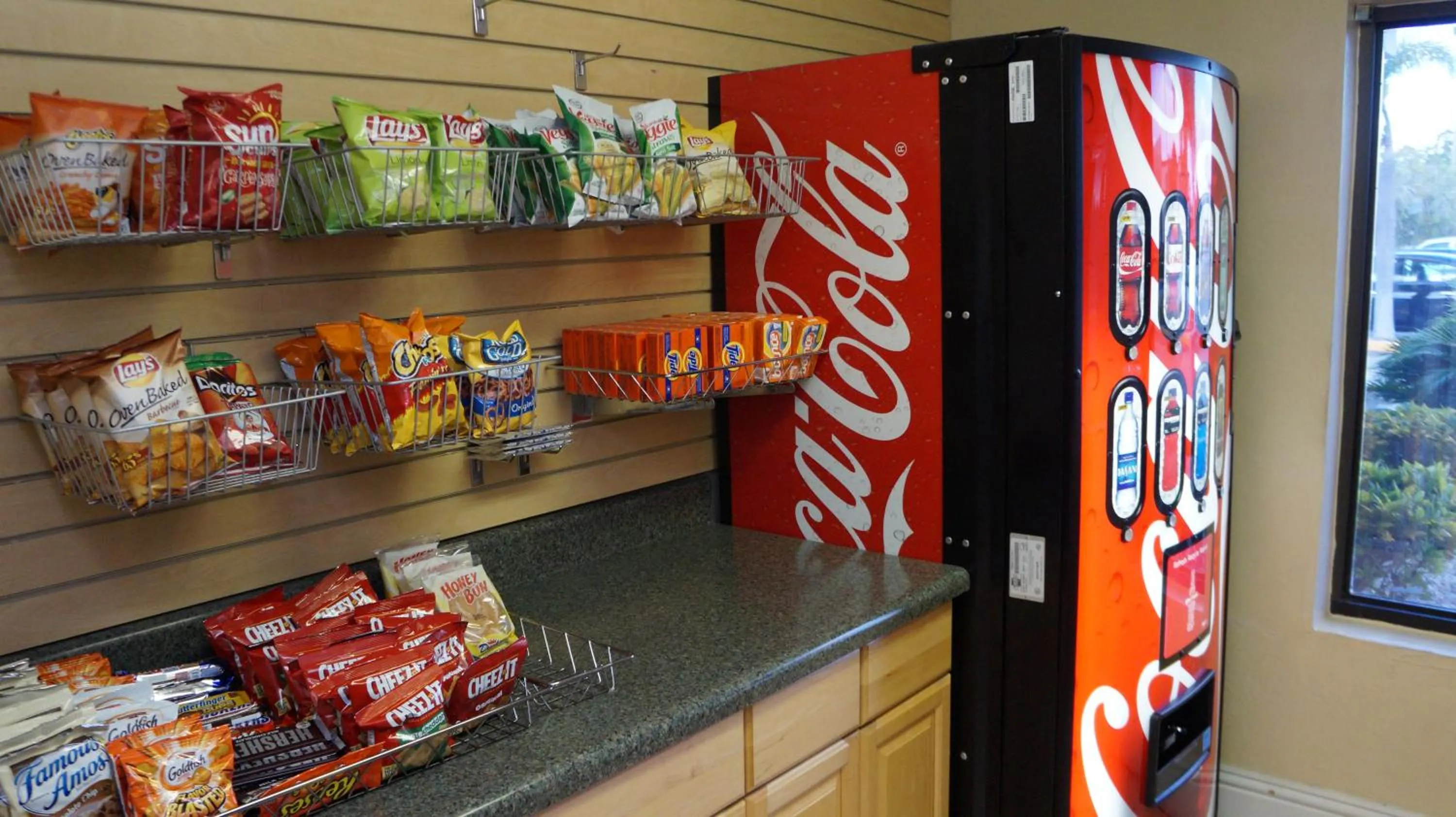 Restaurant/places to eat, Supermarket/Shops in Travelodge by Wyndham Fort Myers