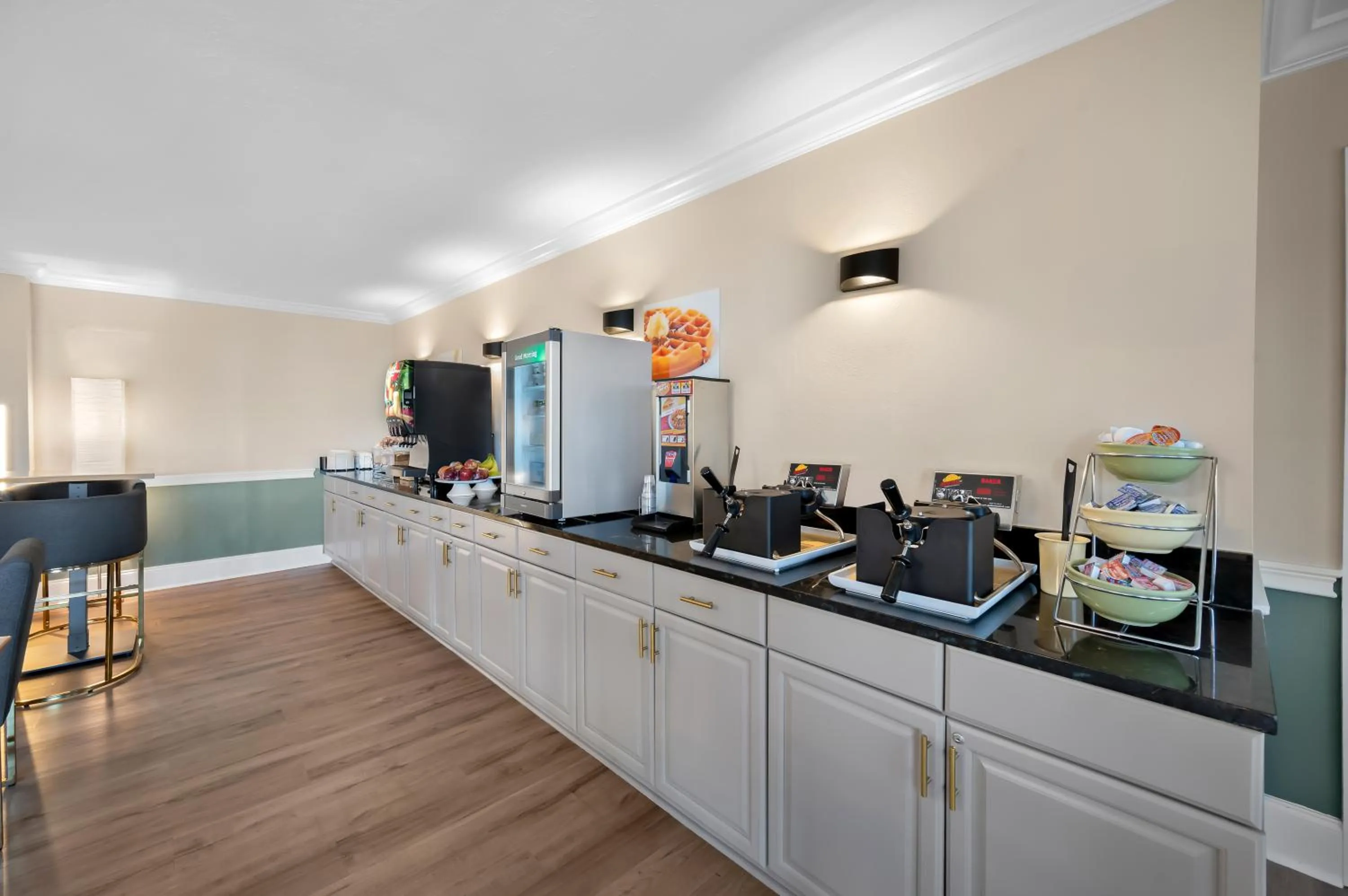 Buffet breakfast in Quality Inn Fort Myers Cape Coral