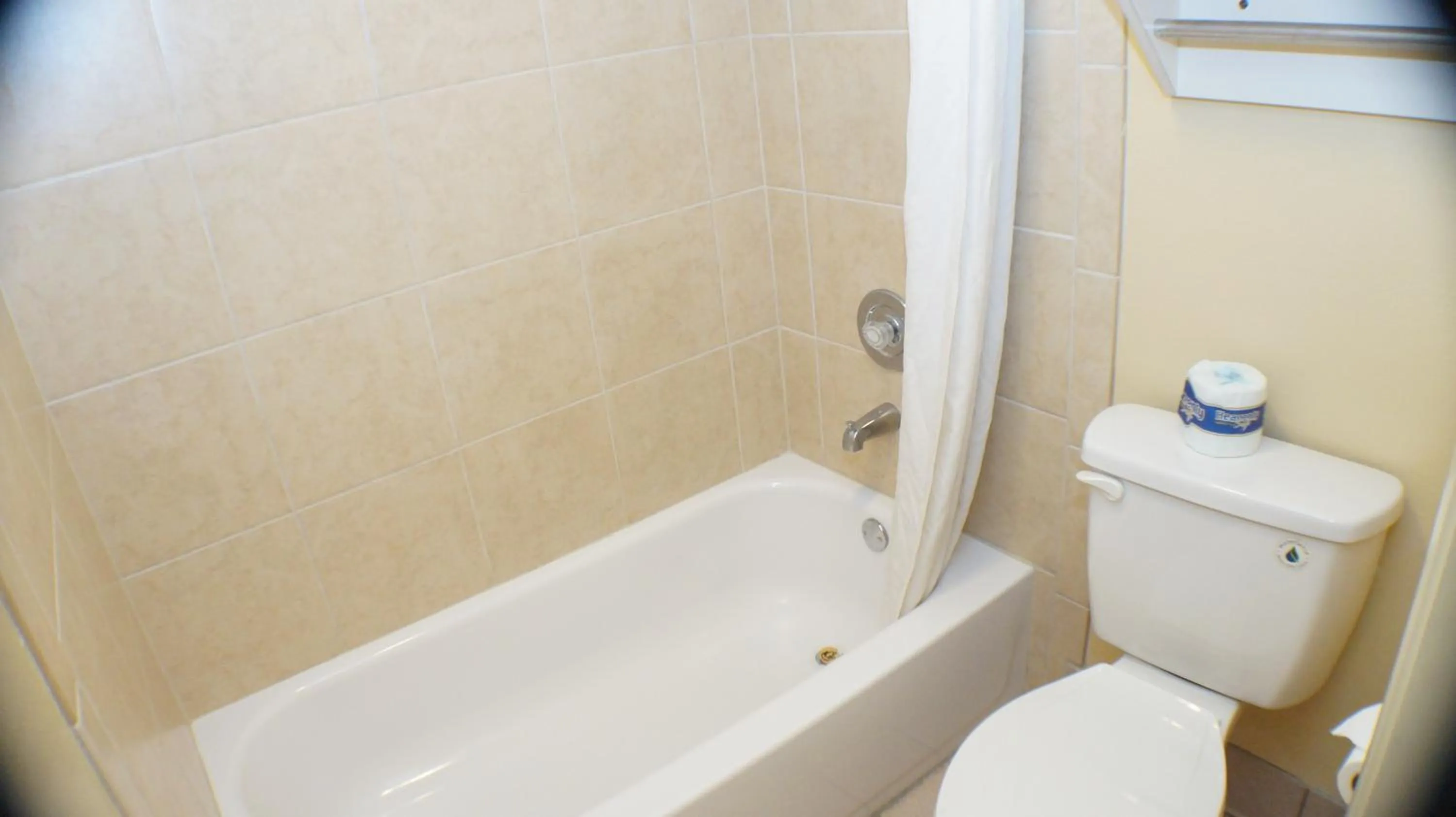 Bathroom in Travelodge by Wyndham Fort Myers