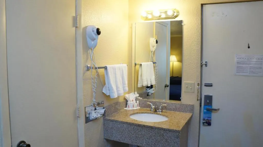Bathroom in Travelodge by Wyndham Fort Myers