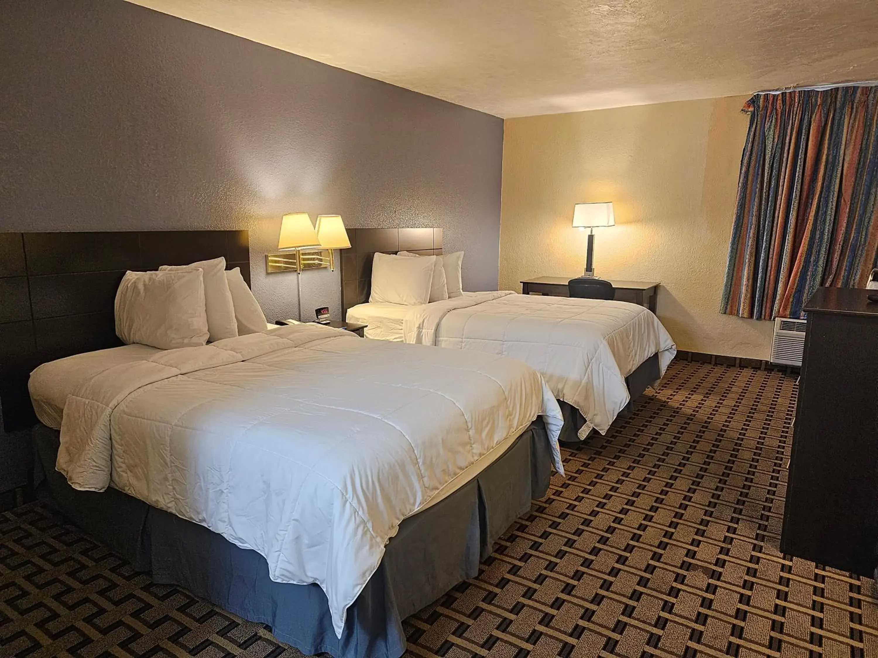 Double Room with Two Double Beds - Accessible/Non Smoking in Rodeway Inn Double Room with Two Double Beds - Accessible/Non Smoking in Rodeway Inn