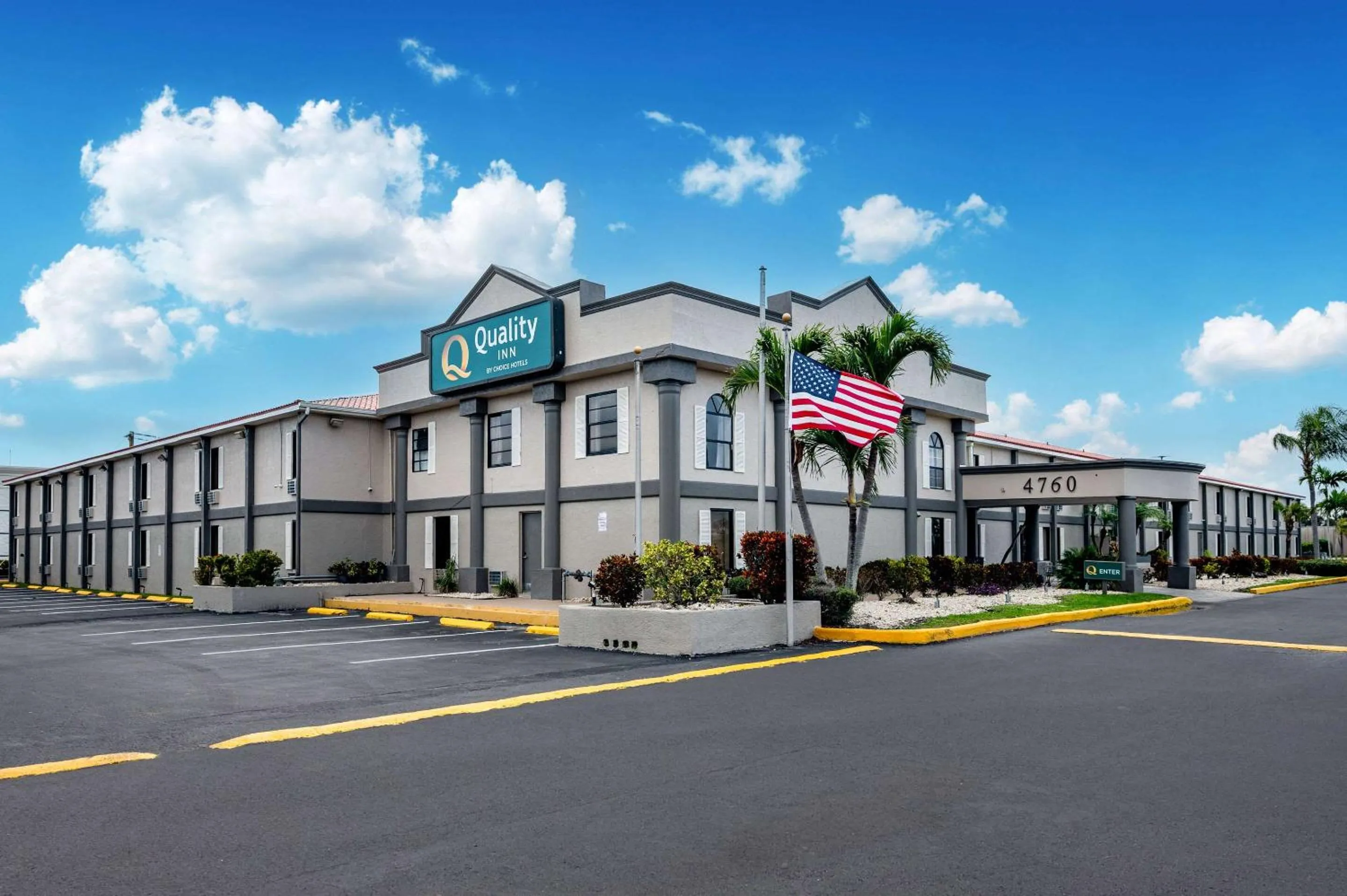 Property building in Quality Inn Fort Myers Cape Coral