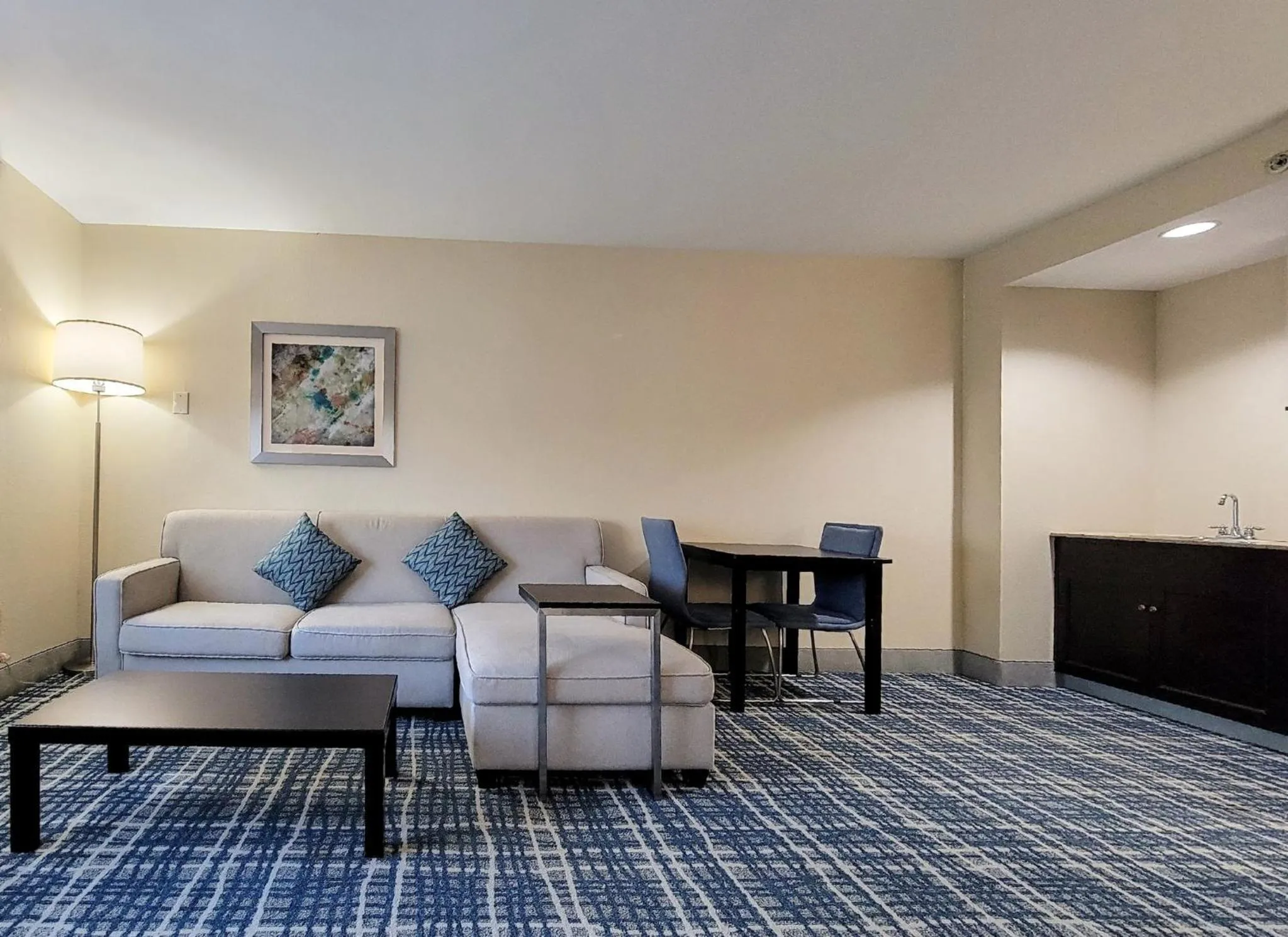 Photo of the whole room in Holiday Inn - Belcamp - Aberdeen Area by IHG