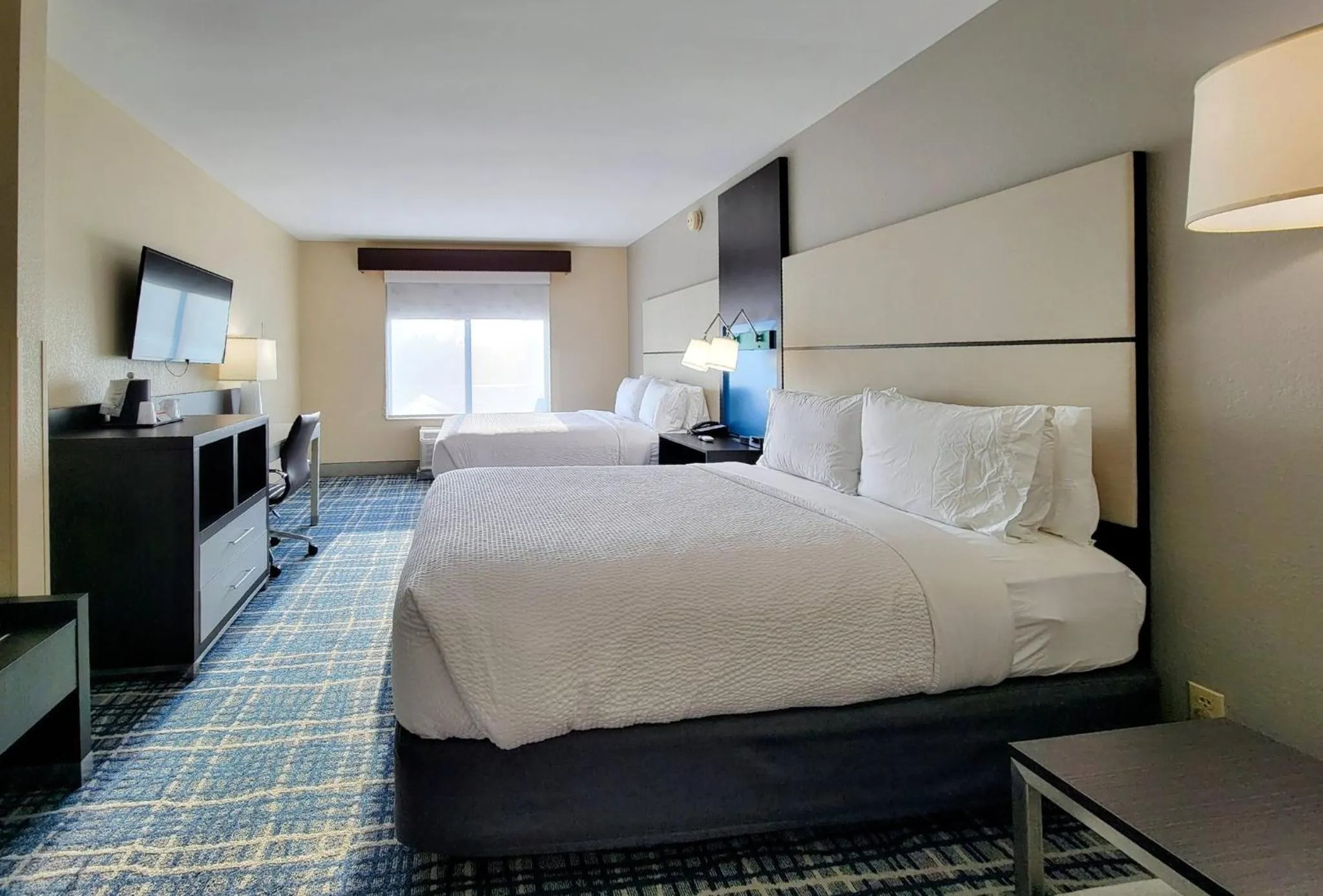 Photo of the whole room, Bed in Holiday Inn - Belcamp - Aberdeen Area by IHG