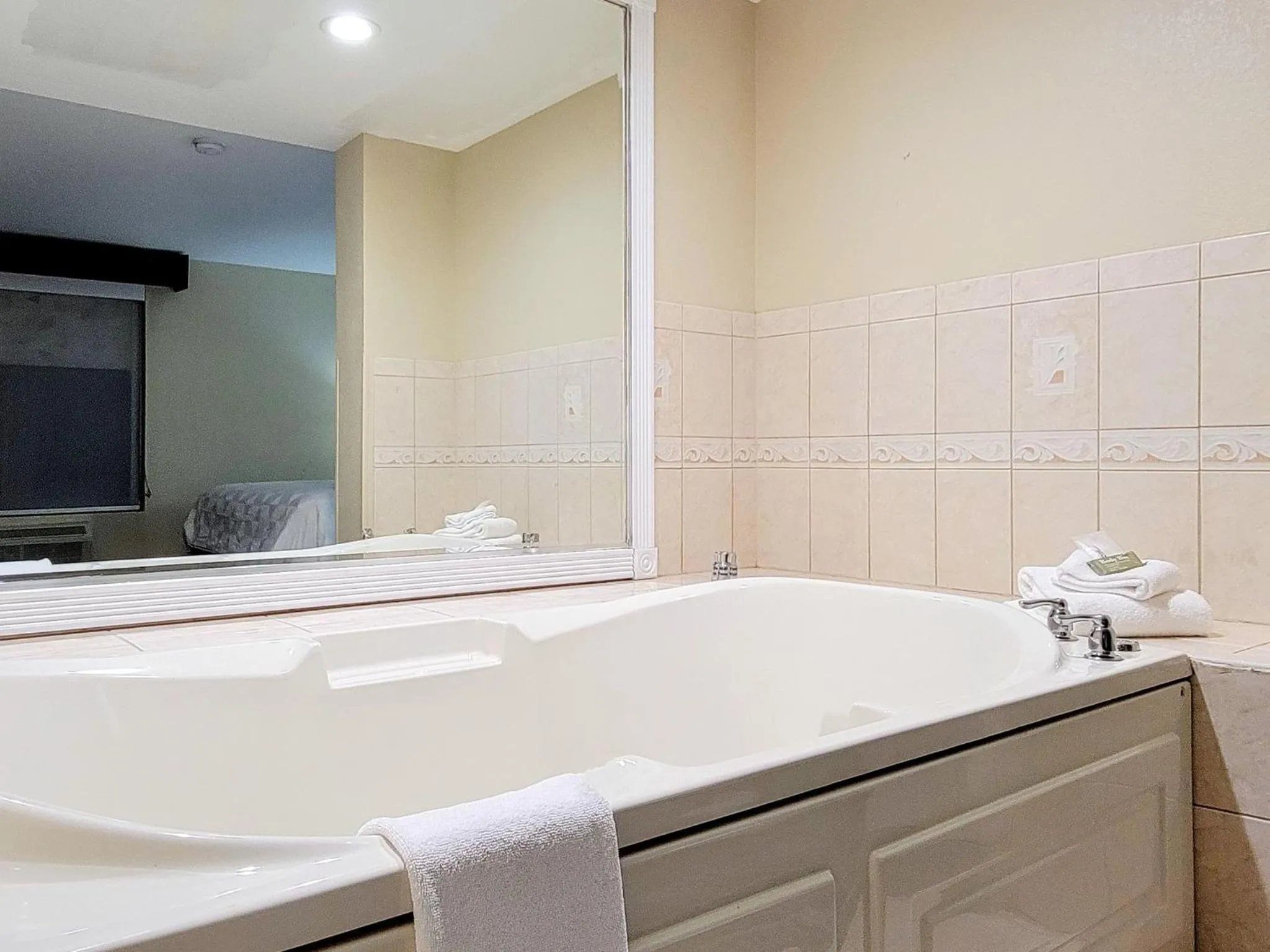 Photo of the whole room in Holiday Inn - Belcamp - Aberdeen Area by IHG